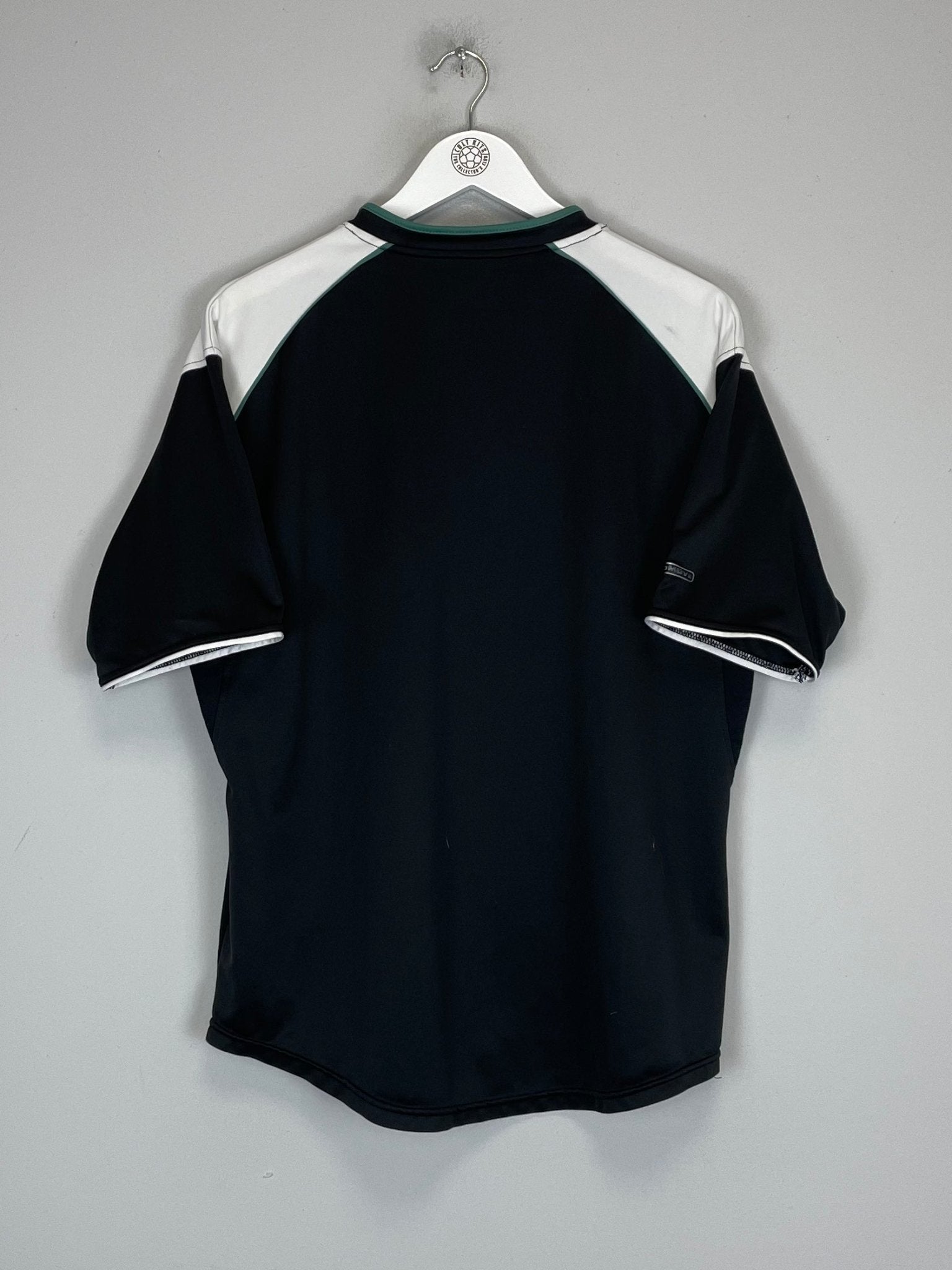 Shop 2001/02 MONCHENGLADBACH AWAY SHIRT (M) REEBOK, classic football shirts, vintage football shirts & retro soccer jerseys at Cult Kits