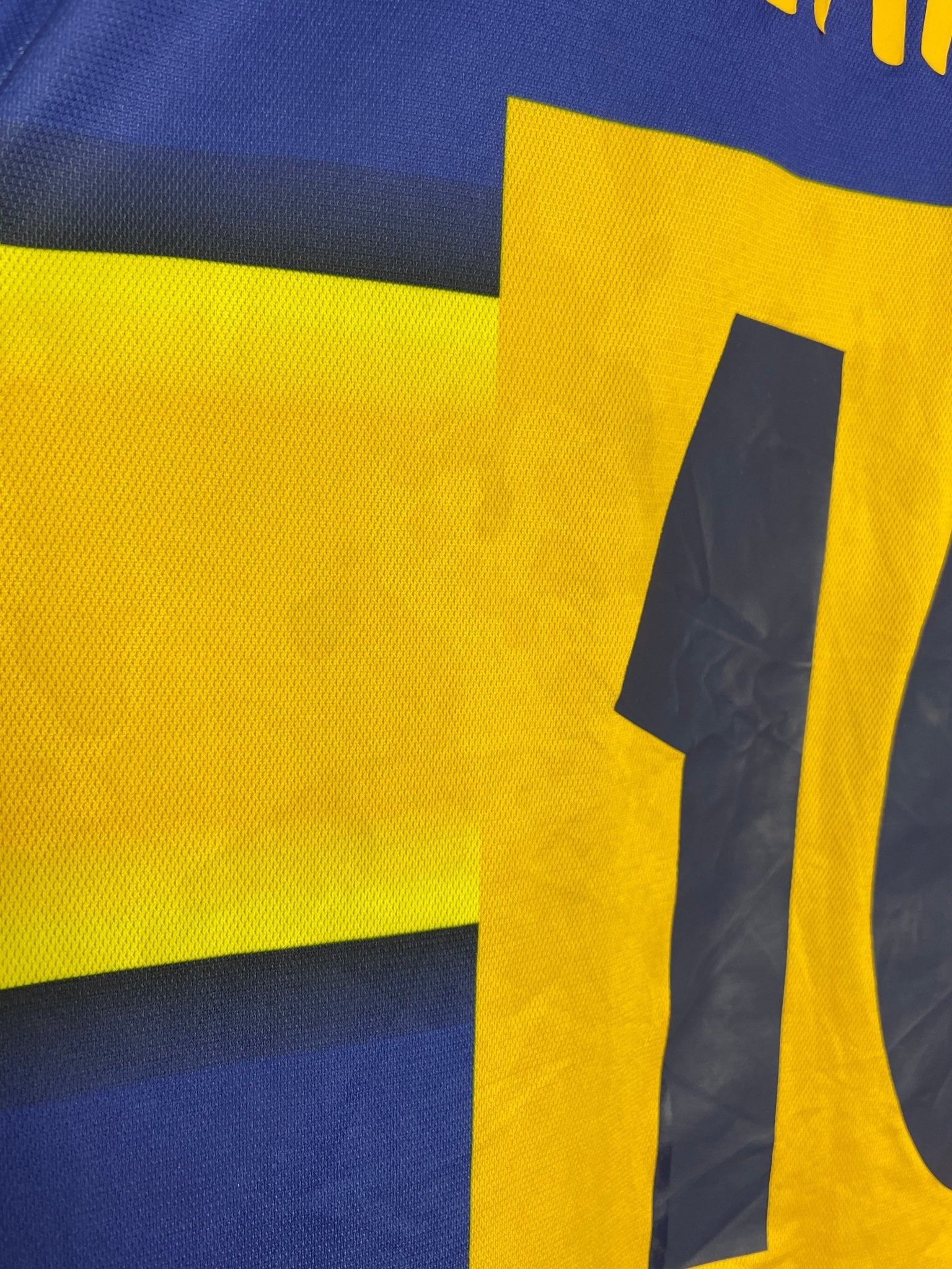 Shop 2001/02 PARMA NAKATA #10 HOME SHIRT (XL) CHAMPION, classic football shirts, vintage football shirts & retro soccer jerseys at Cult Kits