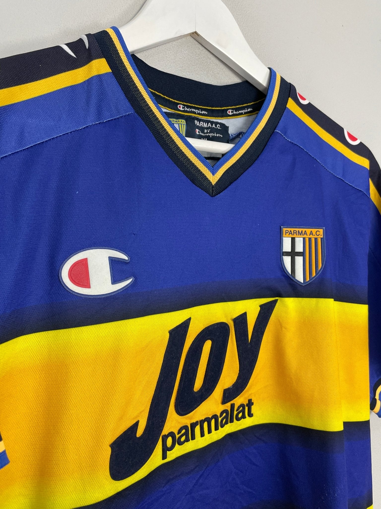 Shop 2001/02 PARMA NAKATA #10 HOME SHIRT (XL) CHAMPION, classic football shirts, vintage football shirts & retro soccer jerseys at Cult Kits