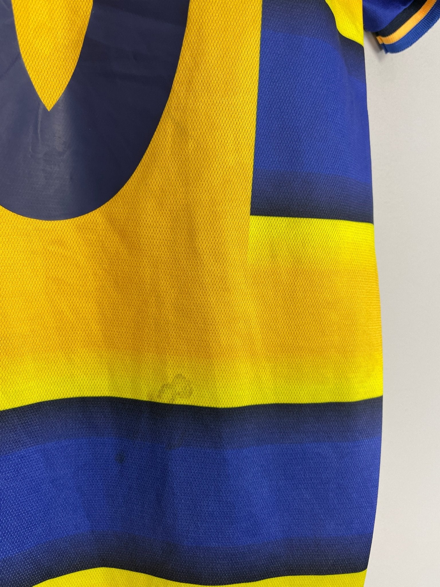 Shop 2001/02 PARMA NAKATA #10 HOME SHIRT (XL) CHAMPION, classic football shirts, vintage football shirts & retro soccer jerseys at Cult Kits