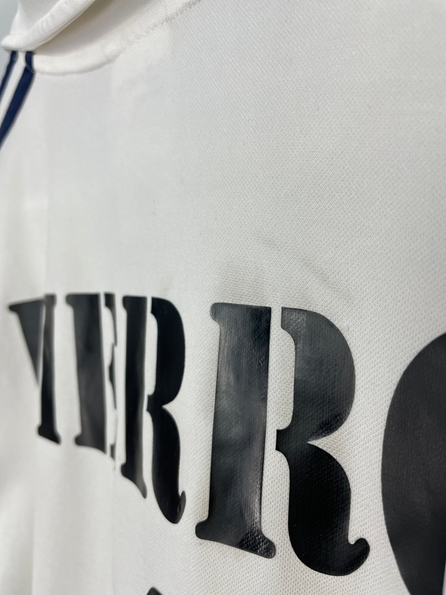 Shop 2001/02 REAL MADRID HIERRO #4 C/L HOME SHIRT (M) ADIDAS, classic football shirts, vintage football shirts & retro soccer jerseys at Cult Kits