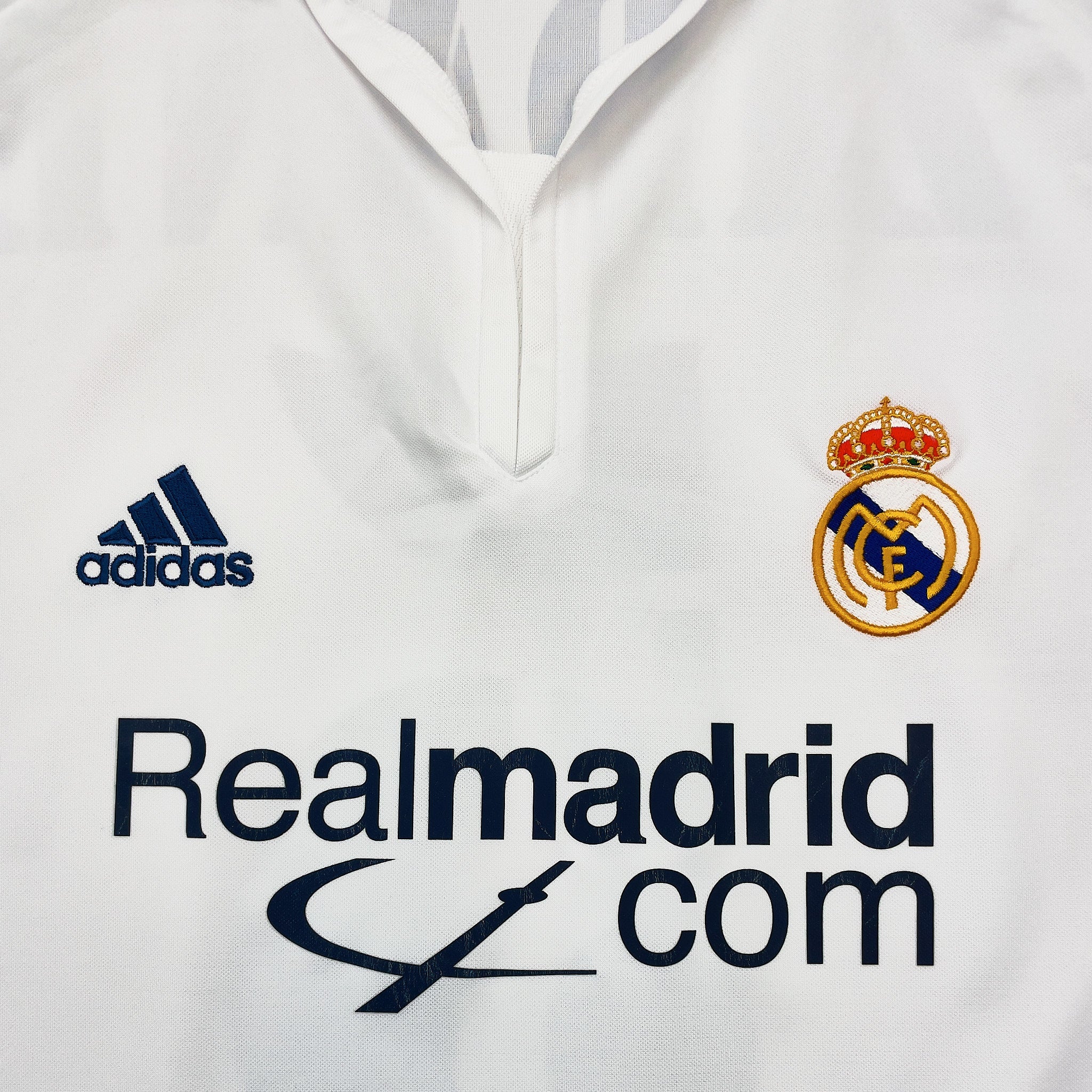 Buy 2001/02 Real Madrid Zidane 5 Home Shirt (L) Adidas ~ Free worldwide shipping available ~ Authentic Vintage Football Shirts from Cult Kits