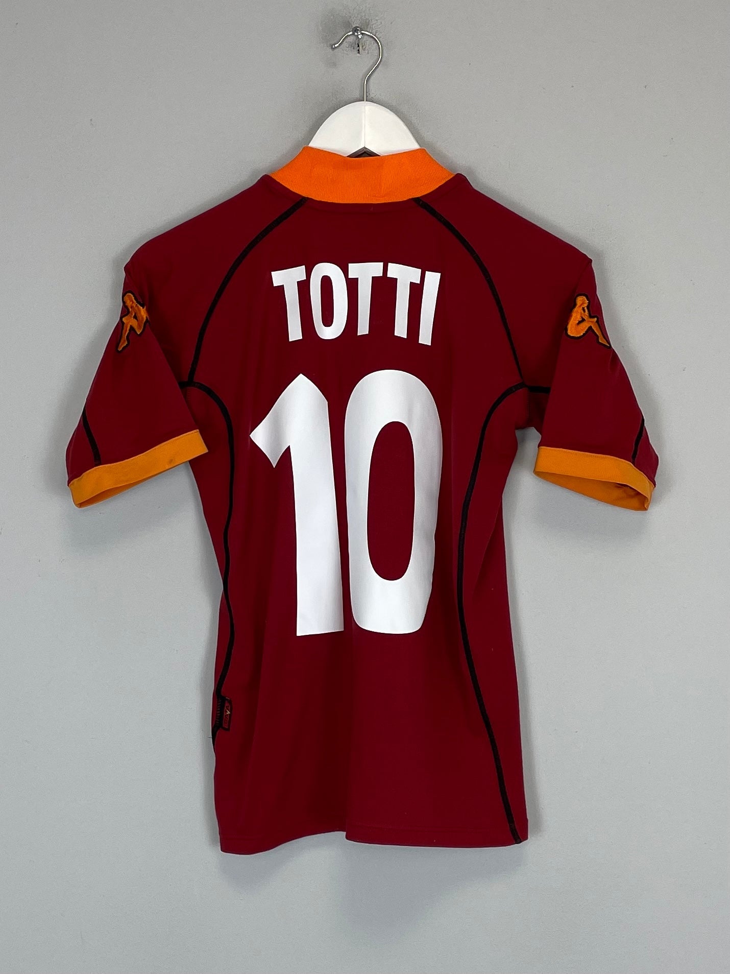 Shop 2001/02 ROMA TOTTI #10 HOME SHIRT (S) KAPPA, classic football shirts, vintage football shirts & retro soccer jerseys at Cult Kits