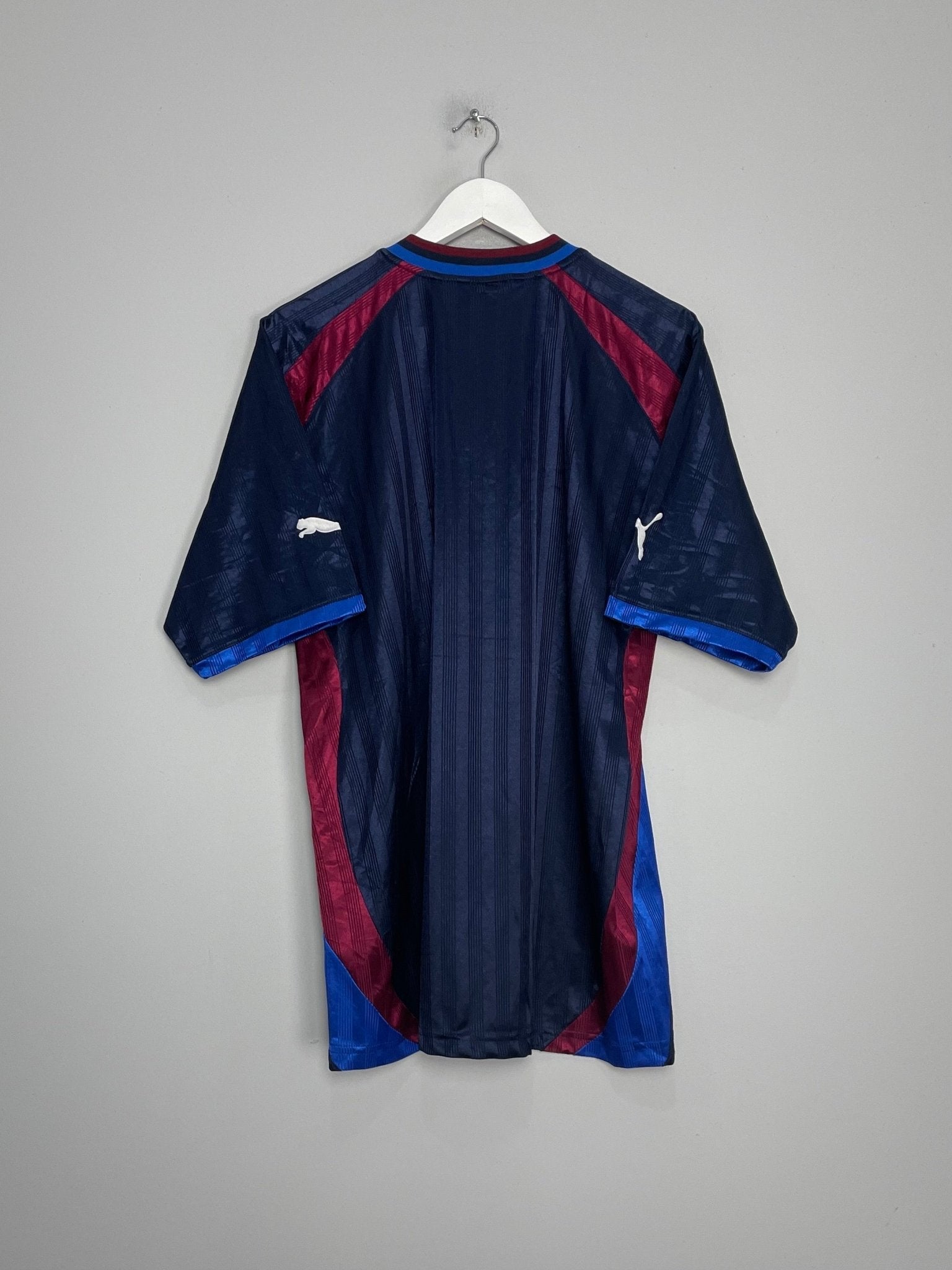 Shop 2001/02 TRABZONSPOR THIRD SHIRT (XL) PUMA, classic football shirts, vintage football shirts & retro soccer jerseys at Cult Kits