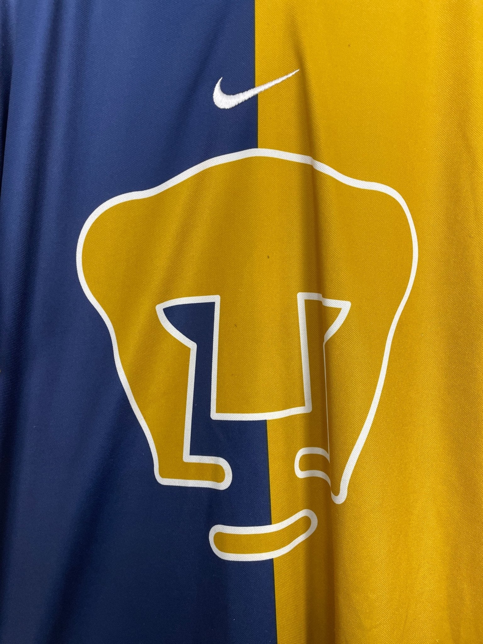 Shop 2001/02 UNAM PUMAS HOME SHIRT (L) NIKE, classic football shirts, vintage football shirts & retro soccer jerseys at Cult Kits