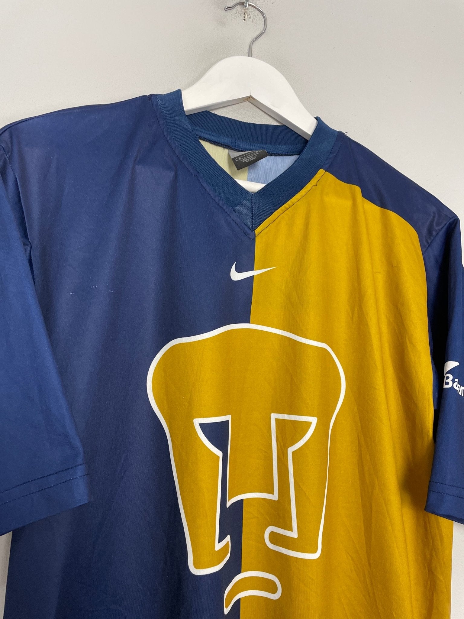 Shop 2001/02 UNAM PUMAS HOME SHIRT (M) NIKE BASIC, classic football shirts, vintage football shirts & retro soccer jerseys at Cult Kits