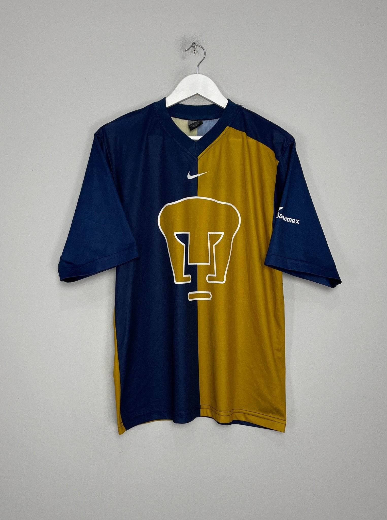 Shop 2001/02 UNAM PUMAS HOME SHIRT (M) NIKE BASIC, classic football shirts, vintage football shirts & retro soccer jerseys at Cult Kits