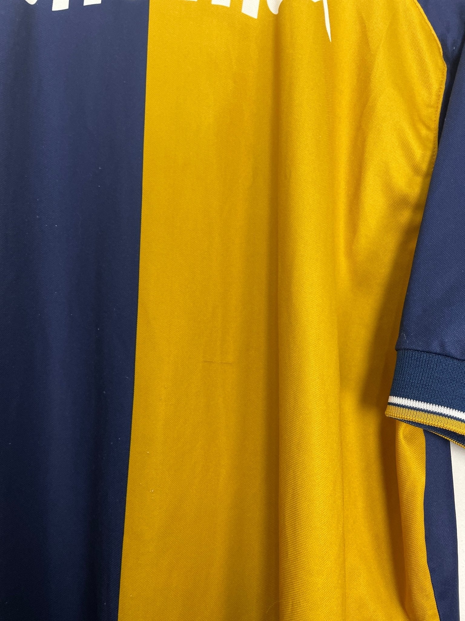Shop 2001/02 UNAM PUMAS HOME SHIRT (XL) NIKE, classic football shirts, vintage football shirts & retro soccer jerseys at Cult Kits