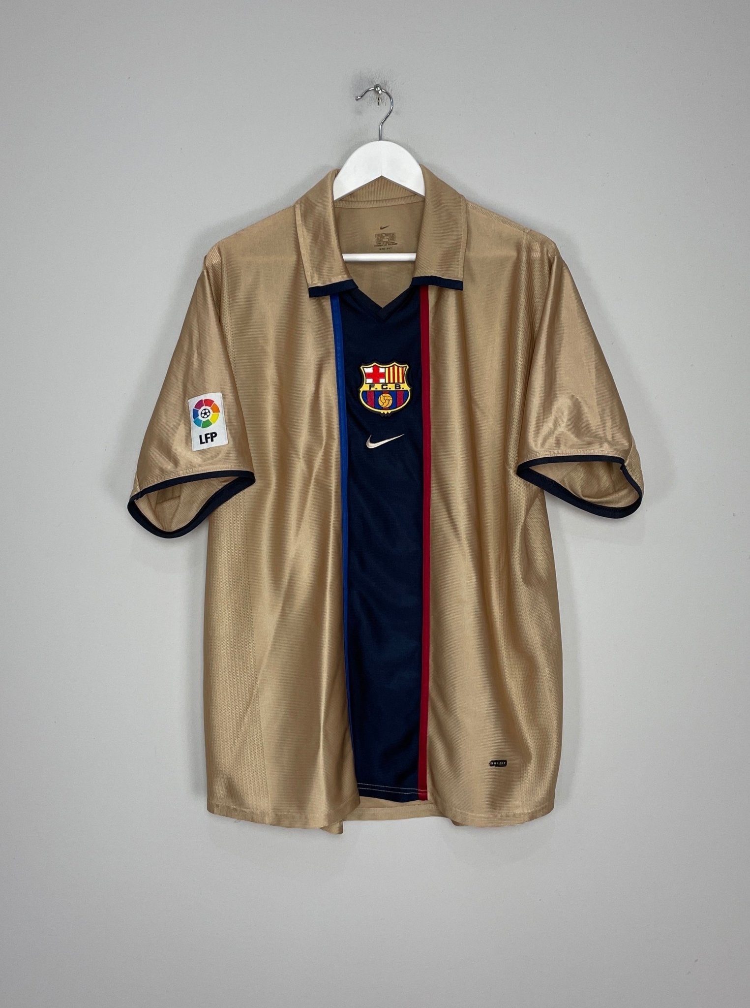 Shop 2001/03 BARCELONA XAVI #6 AWAY SHIRT (XL) NIKE, classic football shirts, vintage football shirts & retro soccer jerseys at Cult Kits
