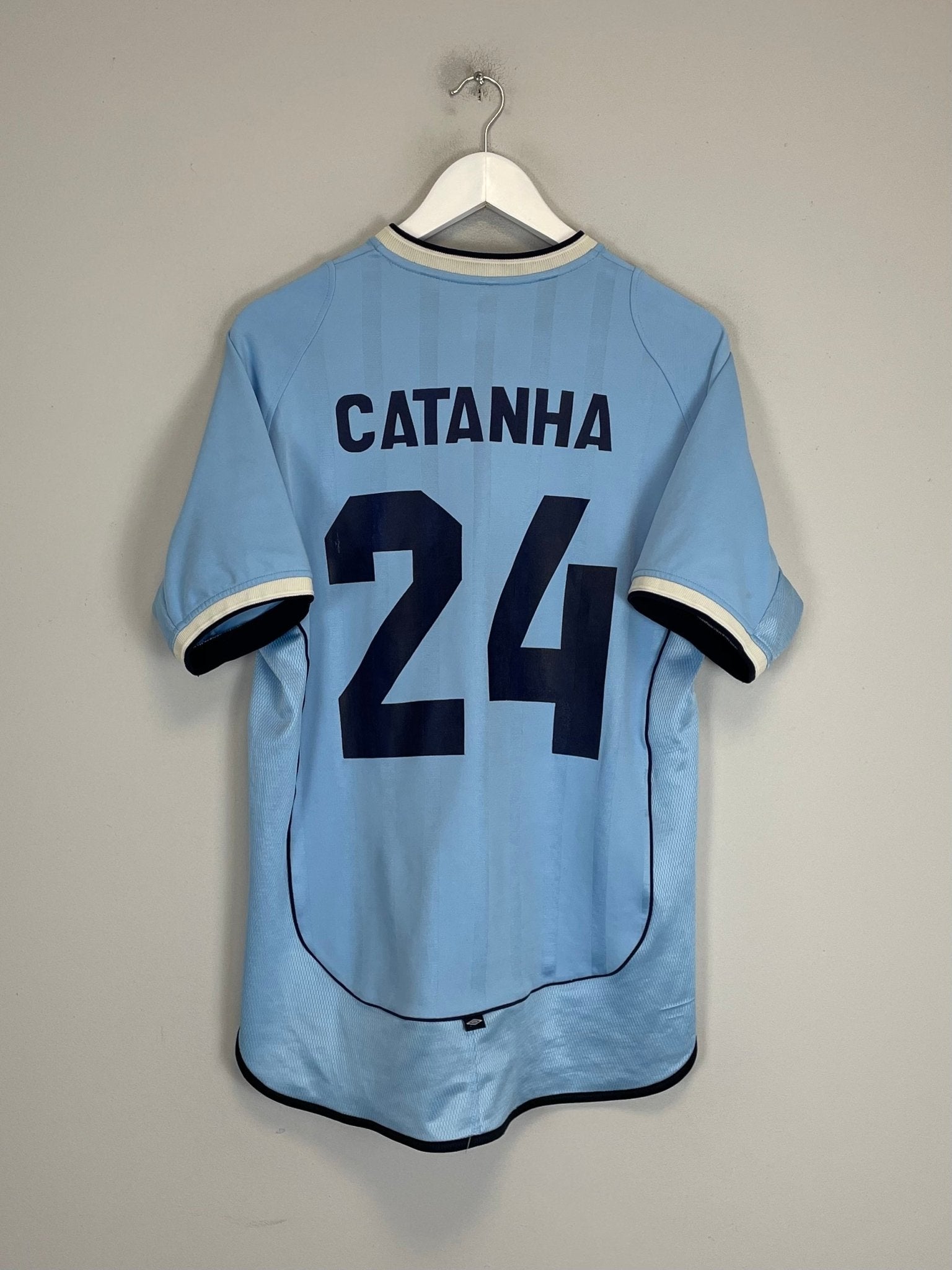 Shop 2001/03 CELTA VIGO CATANHA #24 HOME SHIRT (M) UMBRO, classic football shirts, vintage football shirts & retro soccer jerseys at Cult Kits