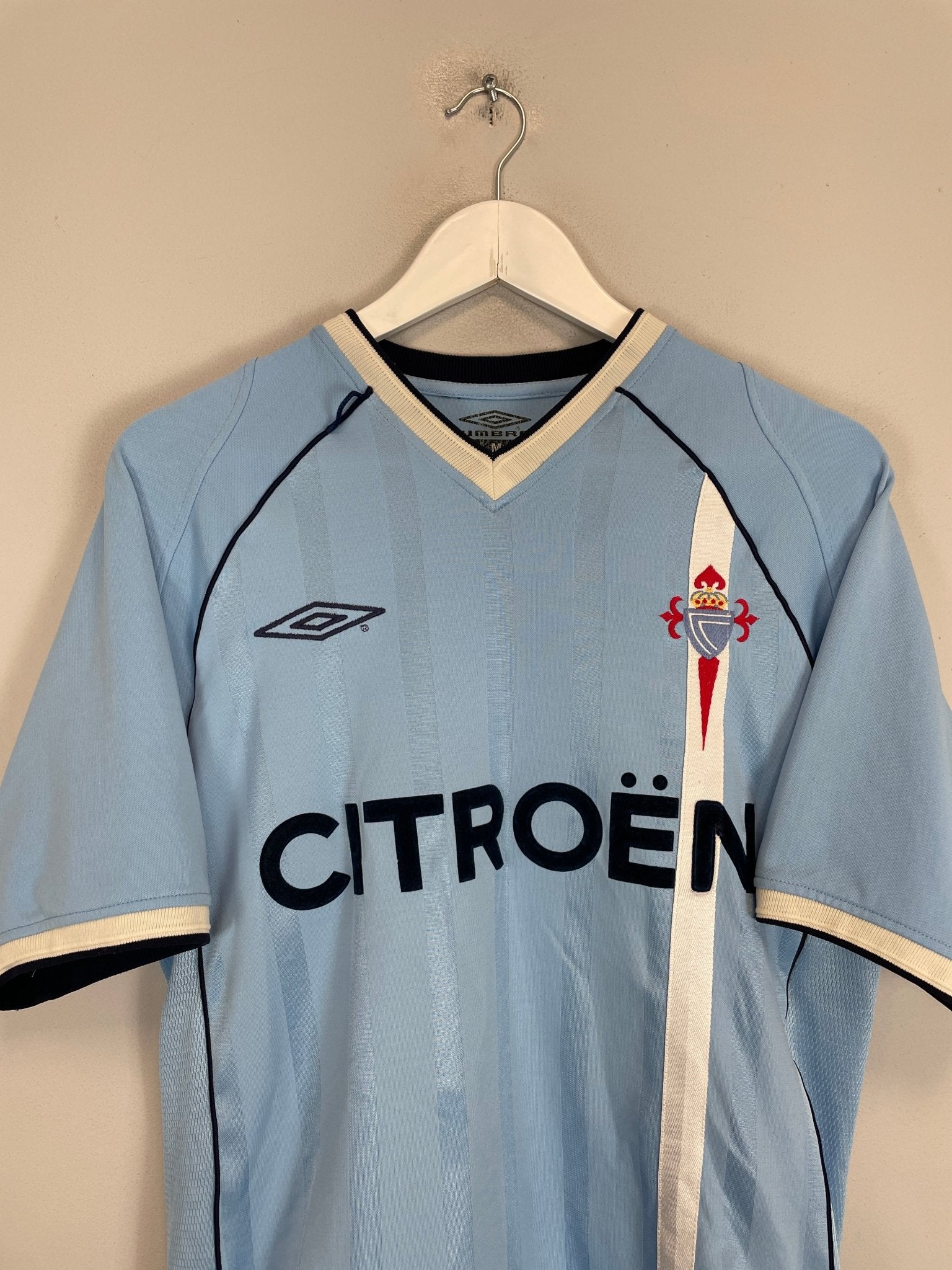 Shop 2001/03 CELTA VIGO CATANHA #24 HOME SHIRT (M) UMBRO, classic football shirts, vintage football shirts & retro soccer jerseys at Cult Kits