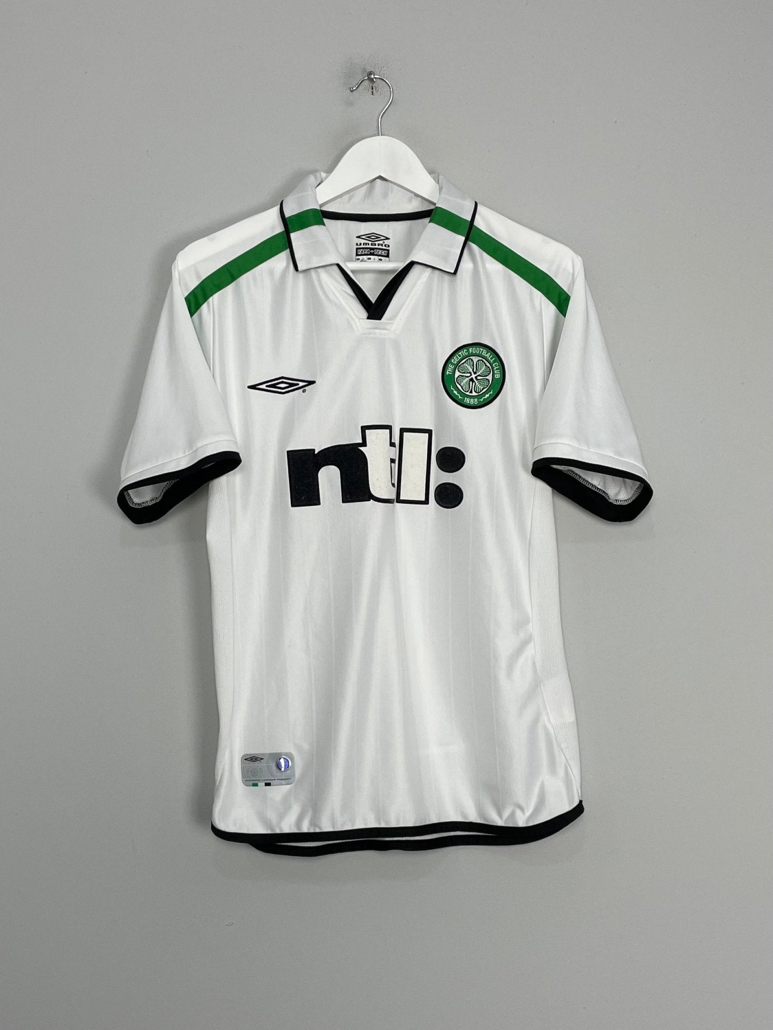 Shop 2001/03 CELTIC AWAY SHIRT (S) UMBRO, classic football shirts, vintage football shirts & retro soccer jerseys at Cult Kits