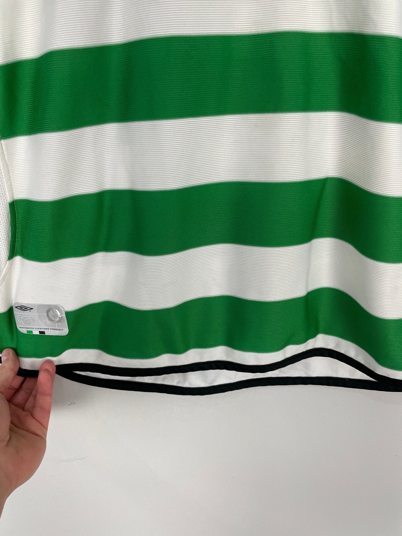 Shop 2001/03 CELTIC LARSSON #7 HOME SHIRT (L) UMBRO, classic football shirts, vintage football shirts & retro soccer jerseys at Cult Kits