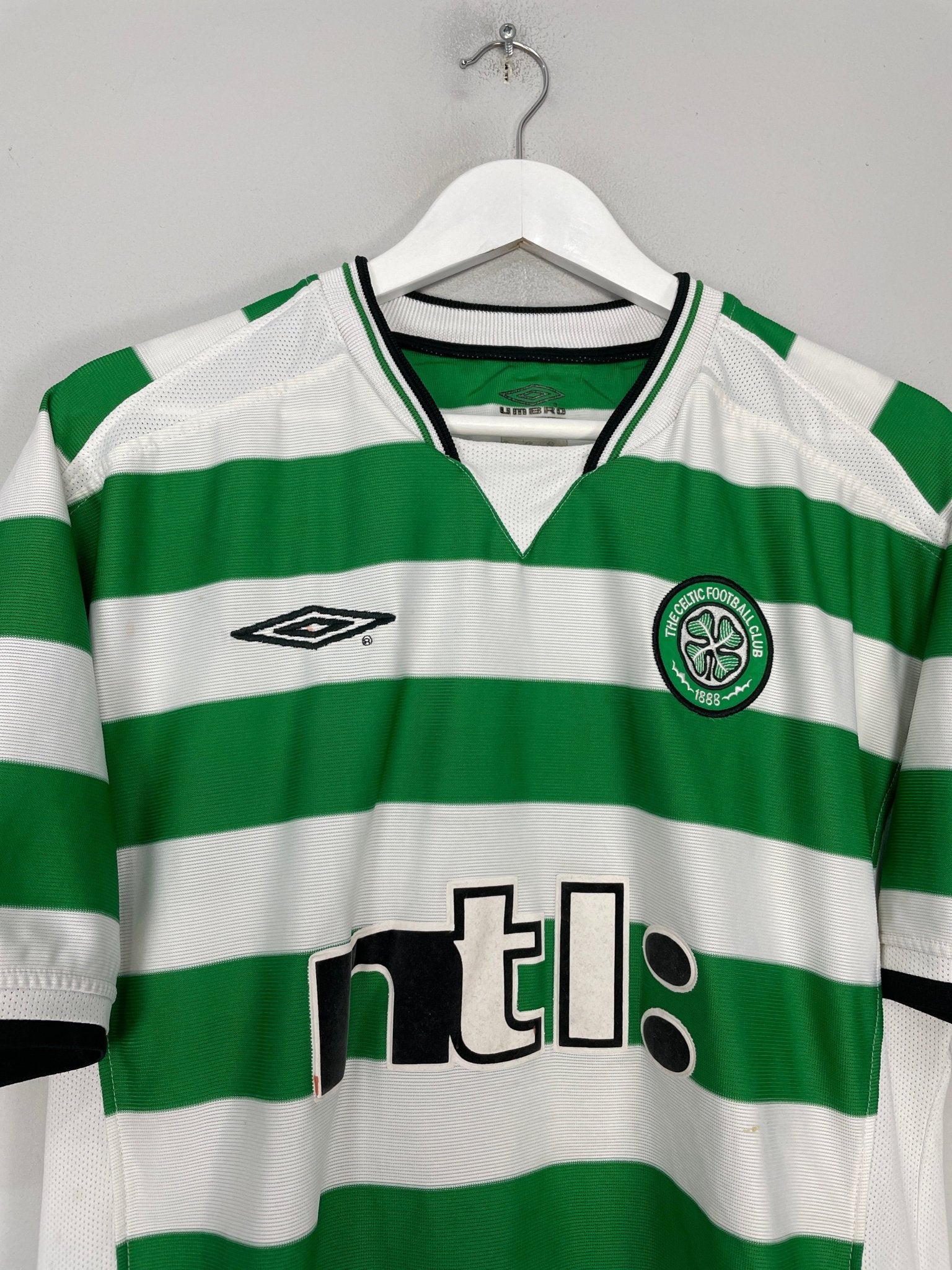 Shop 2001/03 CELTIC LARSSON #7 HOME SHIRT (L) UMBRO, classic football shirts, vintage football shirts & retro soccer jerseys at Cult Kits