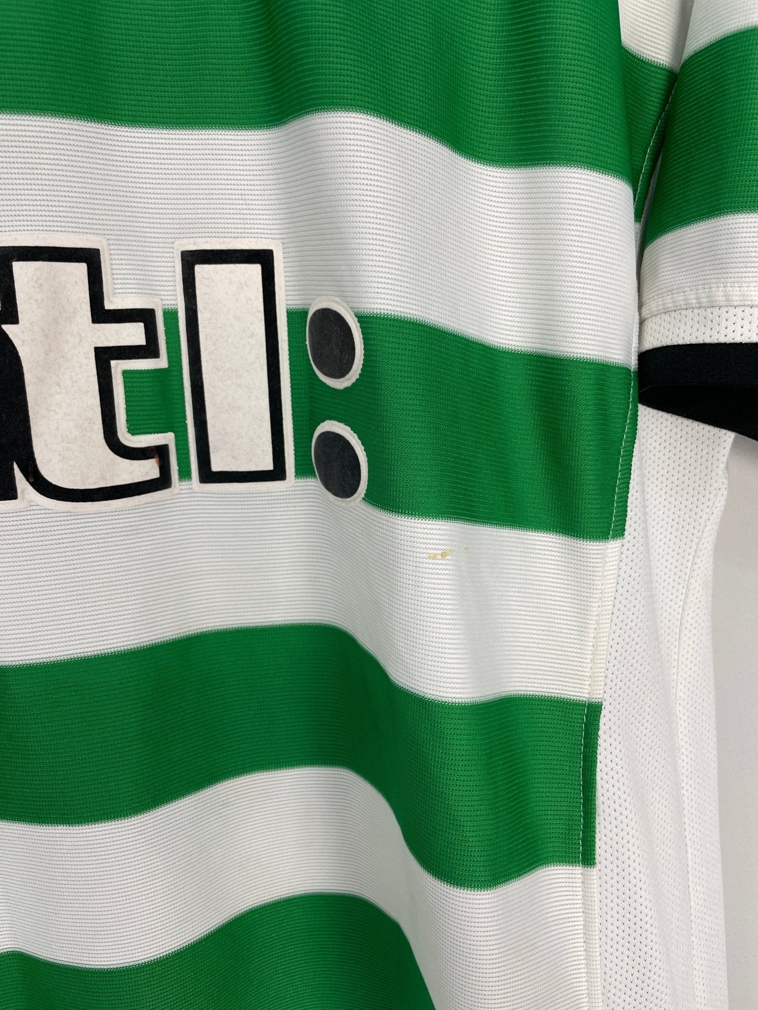 Shop 2001/03 CELTIC LARSSON #7 HOME SHIRT (L) UMBRO, classic football shirts, vintage football shirts & retro soccer jerseys at Cult Kits