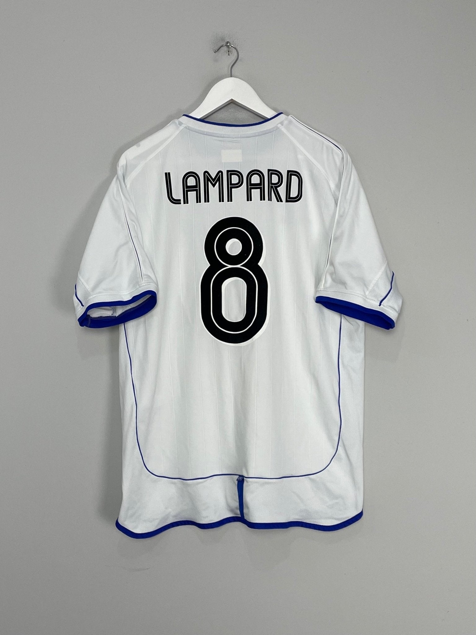 Shop 2001/03 CHELSEA LAMPARD #8 AWAY SHIRT (XL) UMBRO, classic football shirts, vintage football shirts & retro soccer jerseys at Cult Kits