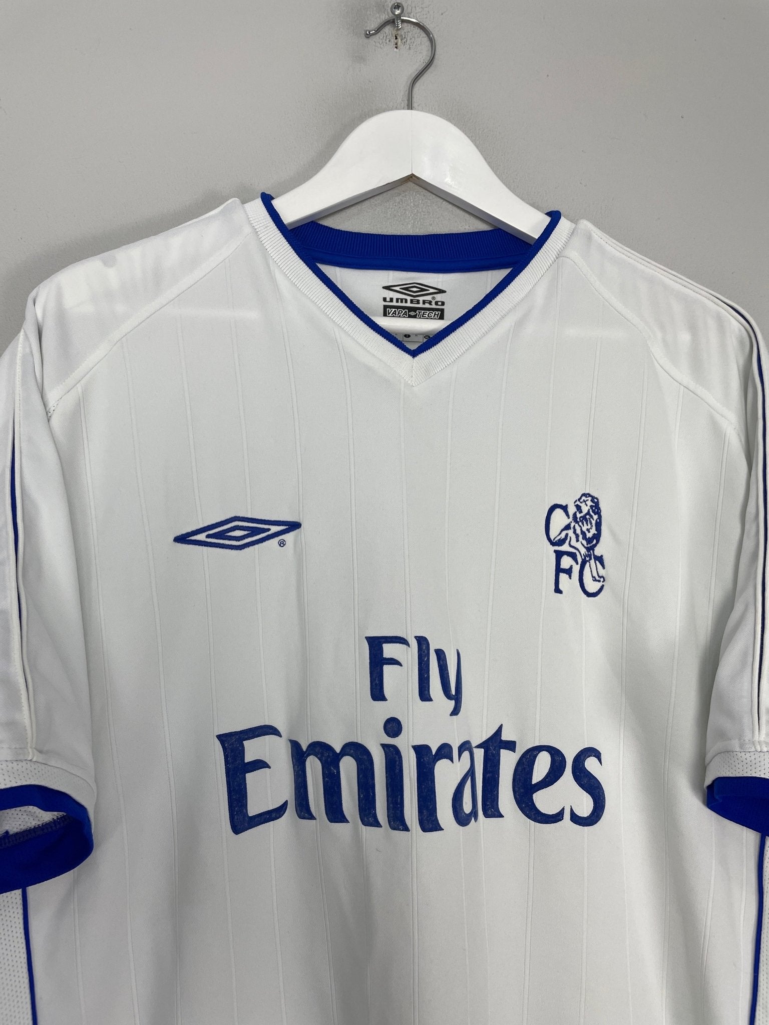Shop 2001/03 CHELSEA LAMPARD #8 AWAY SHIRT (XL) UMBRO, classic football shirts, vintage football shirts & retro soccer jerseys at Cult Kits