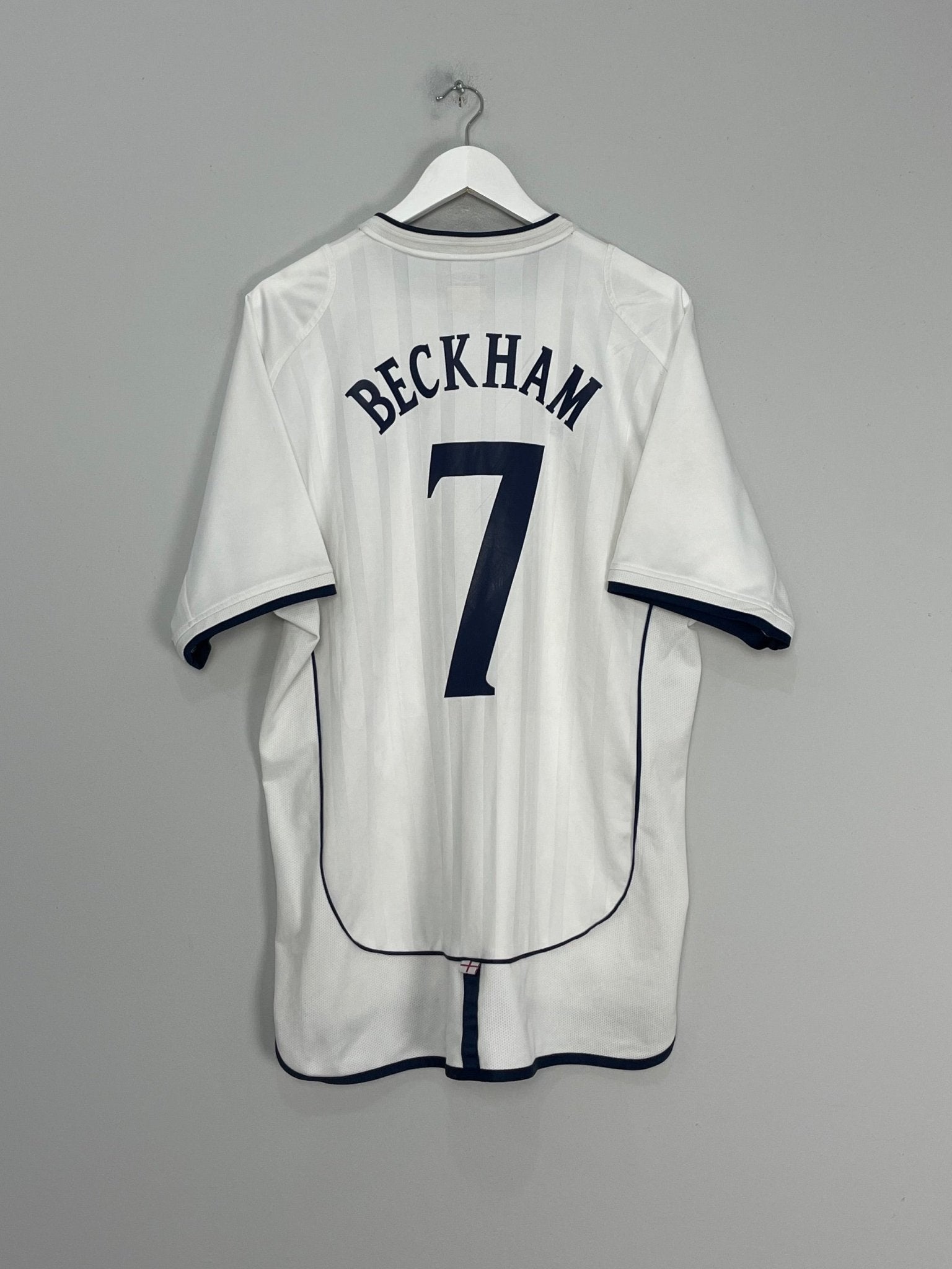 Shop 2001/03 ENGLAND BECKHAM #7 HOME SHIRT (XL) UMBRO, classic football shirts, vintage football shirts & retro soccer jerseys at Cult Kits