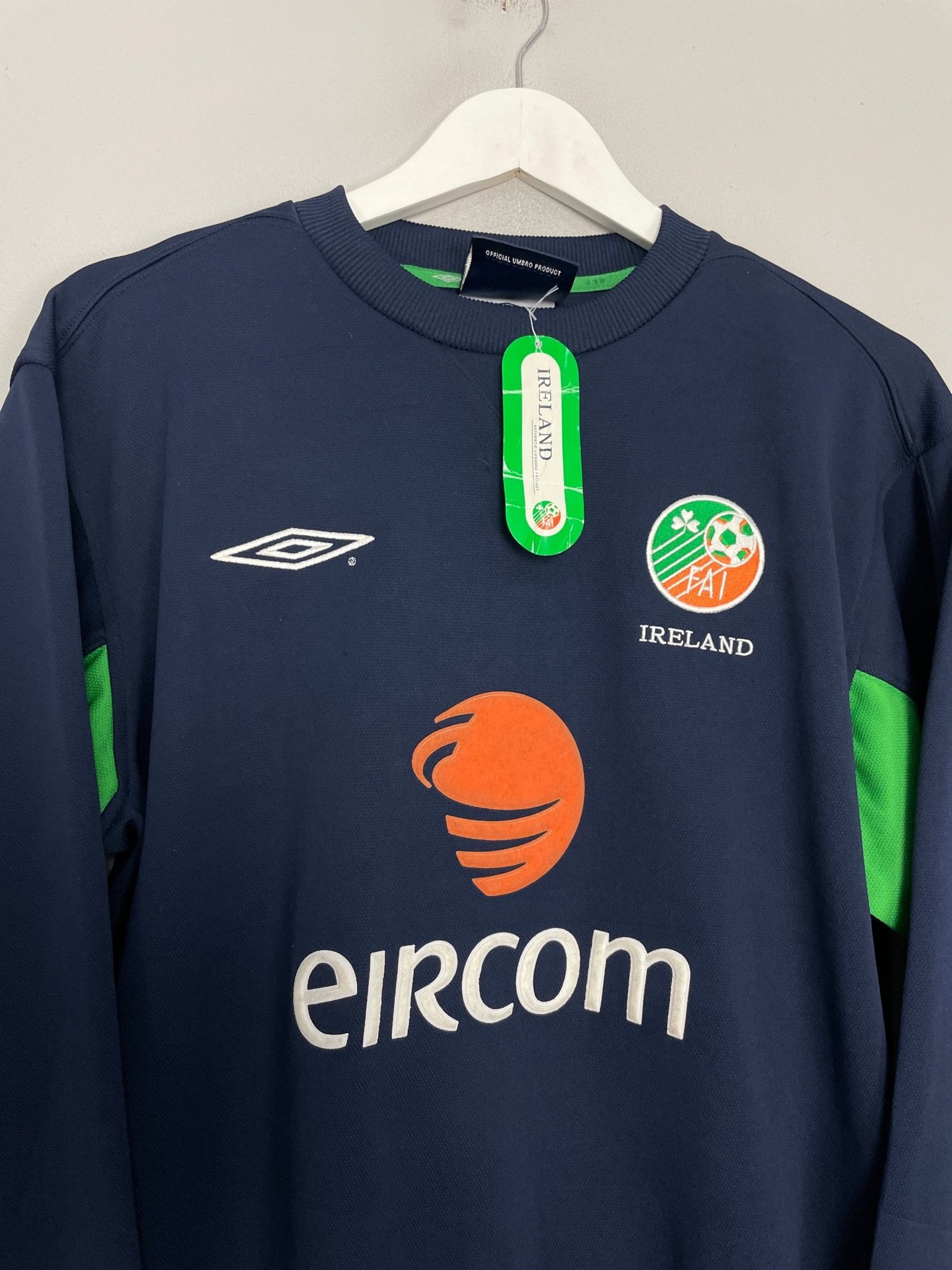 Shop 2001/03 IRELAND *BNWT* JUMPER (M) UMBRO, classic football shirts, vintage football shirts & retro soccer jerseys at Cult Kits