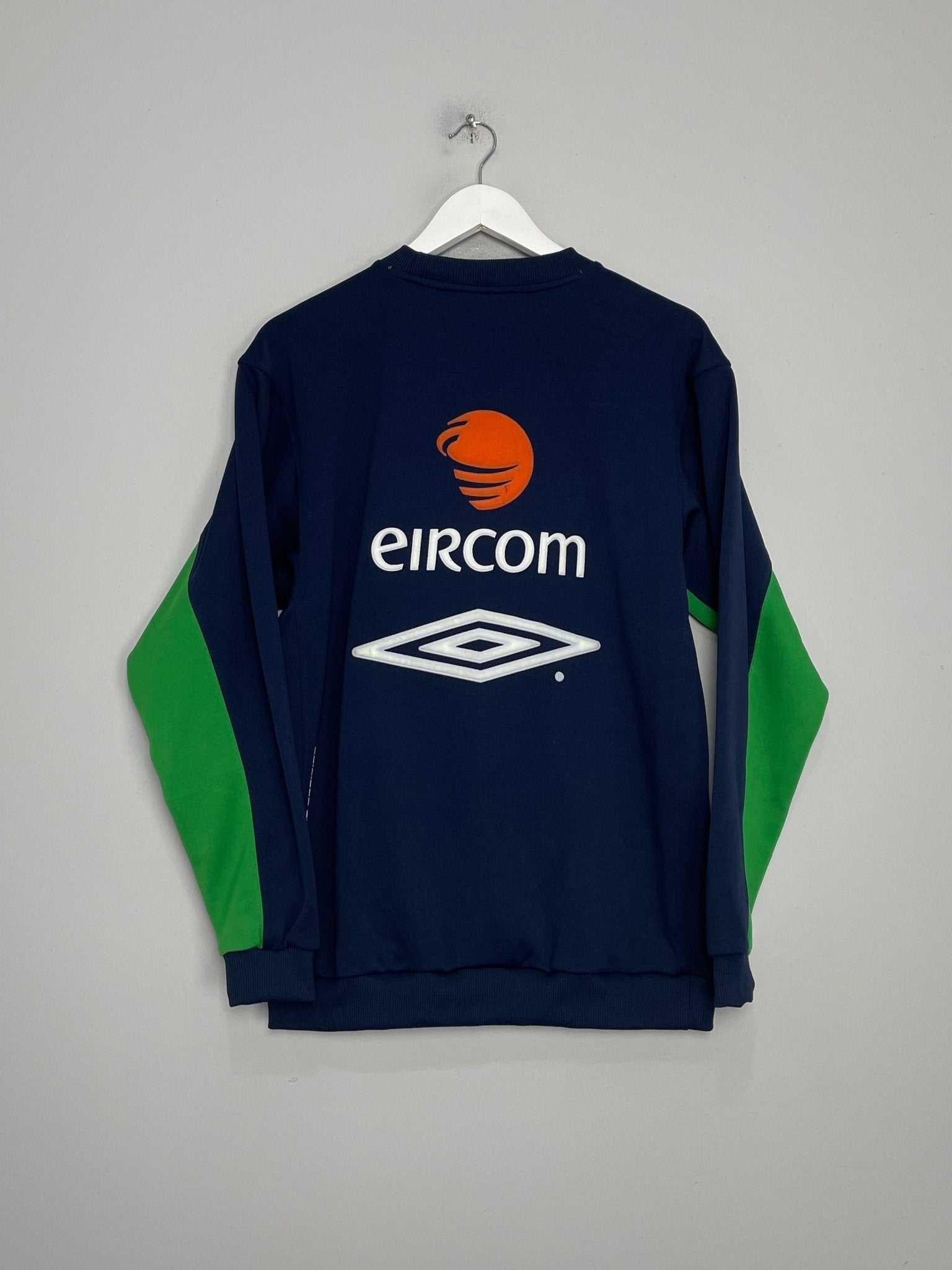 Shop 2001/03 IRELAND *BNWT* JUMPER (M) UMBRO, classic football shirts, vintage football shirts & retro soccer jerseys at Cult Kits