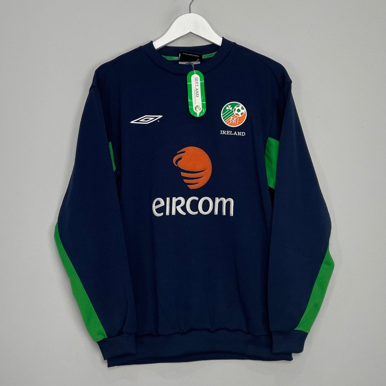 Shop 2001/03 IRELAND *BNWT* JUMPER (M) UMBRO, classic football shirts, vintage football shirts & retro soccer jerseys at Cult Kits