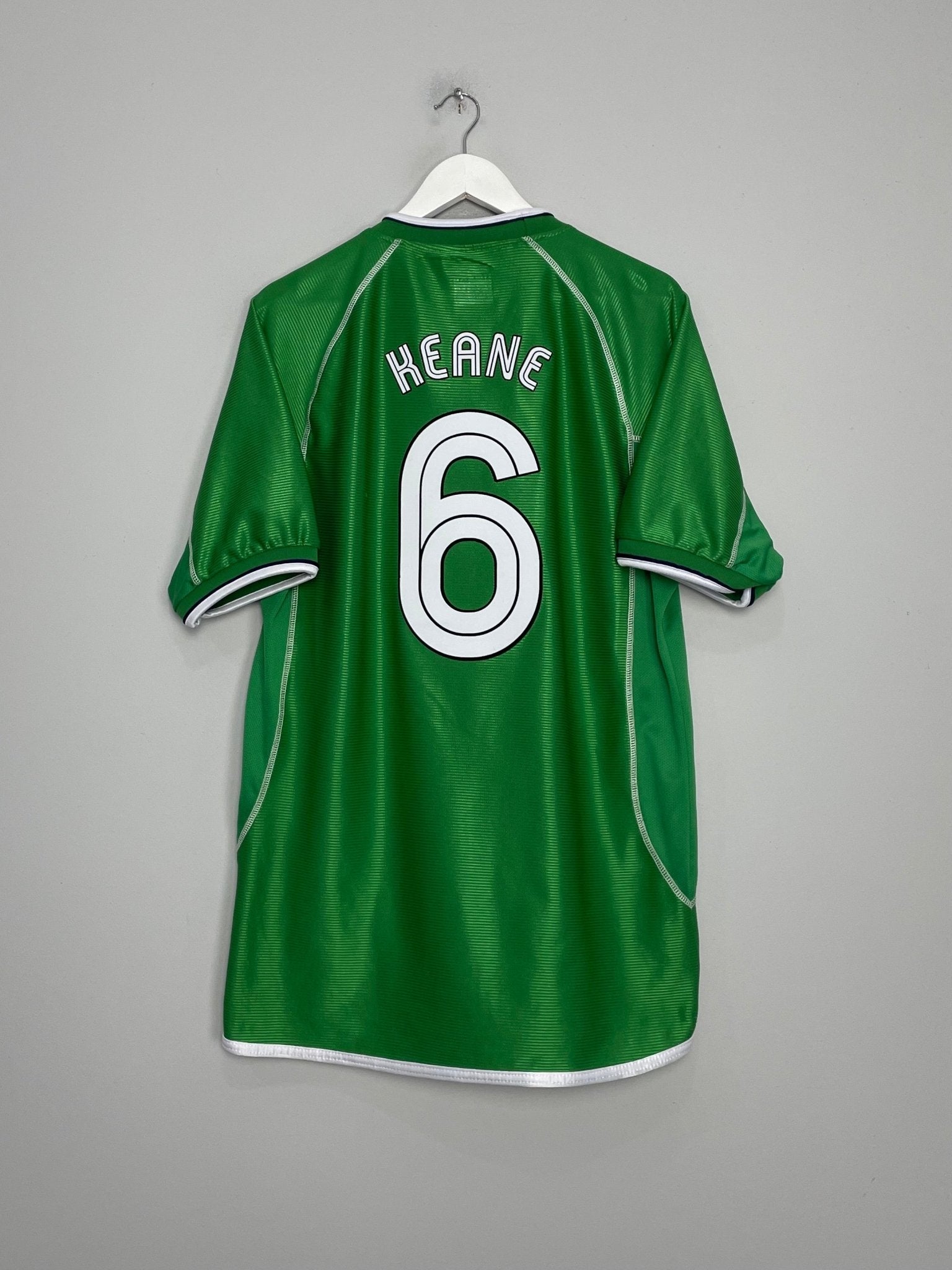 Shop 2001/03 IRELAND KEANE #6 HOME SHIRT (L) UMBRO, classic football shirts, vintage football shirts & retro soccer jerseys at Cult Kits