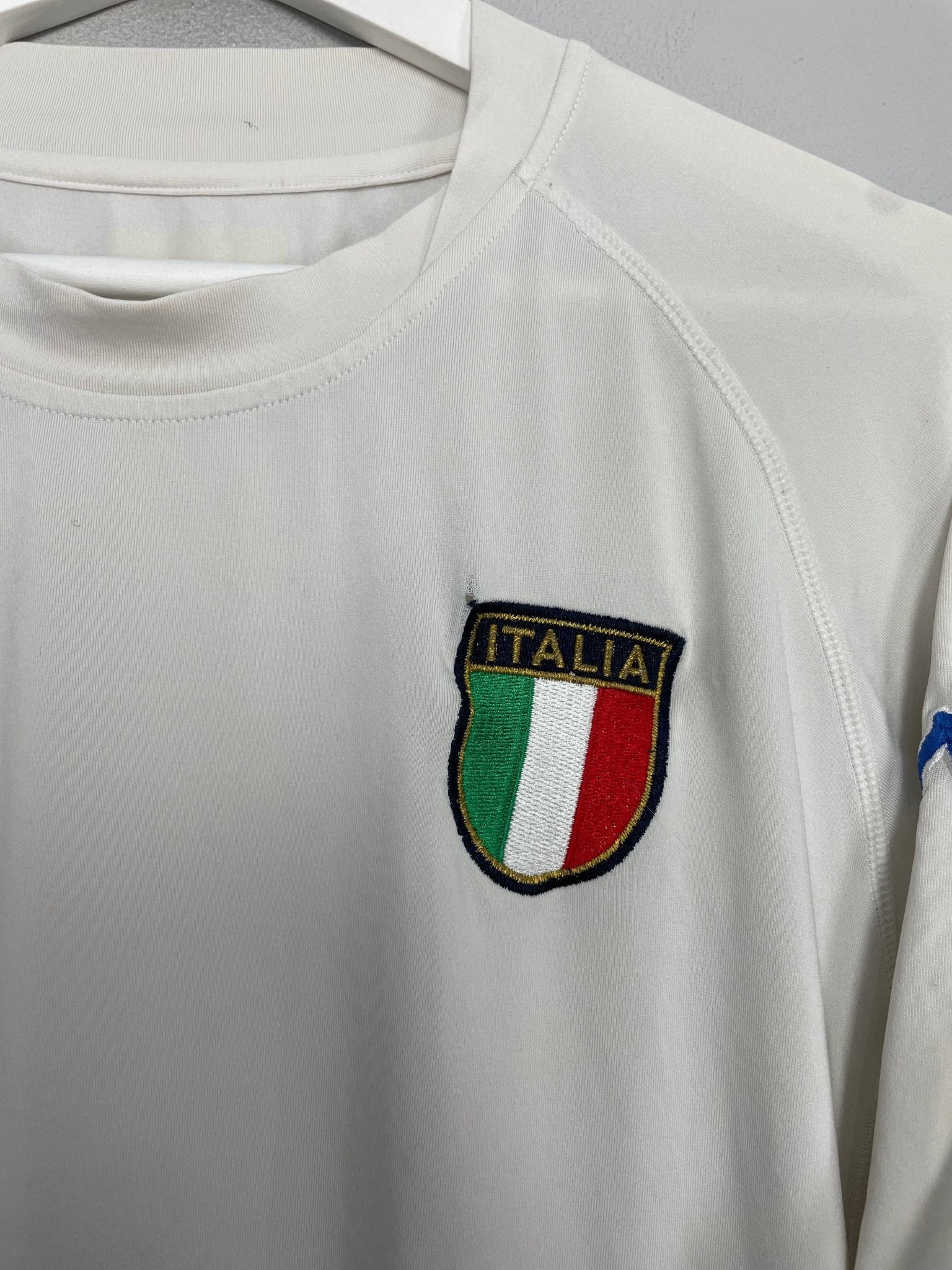 Shop 2001/03 ITALY AWAY SHIRT (M) KAPPA, classic football shirts, vintage football shirts & retro soccer jerseys at Cult Kits