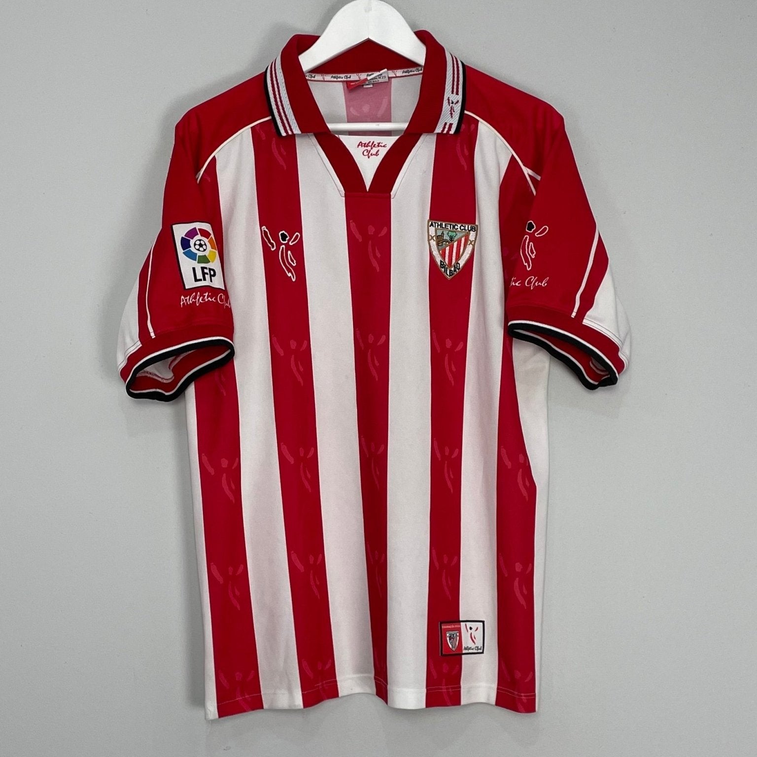 Shop 2001/04 ATHLETIC BILBAO HOME SHIRT (L) KELME, classic football shirts, vintage football shirts & retro soccer jerseys at Cult Kits