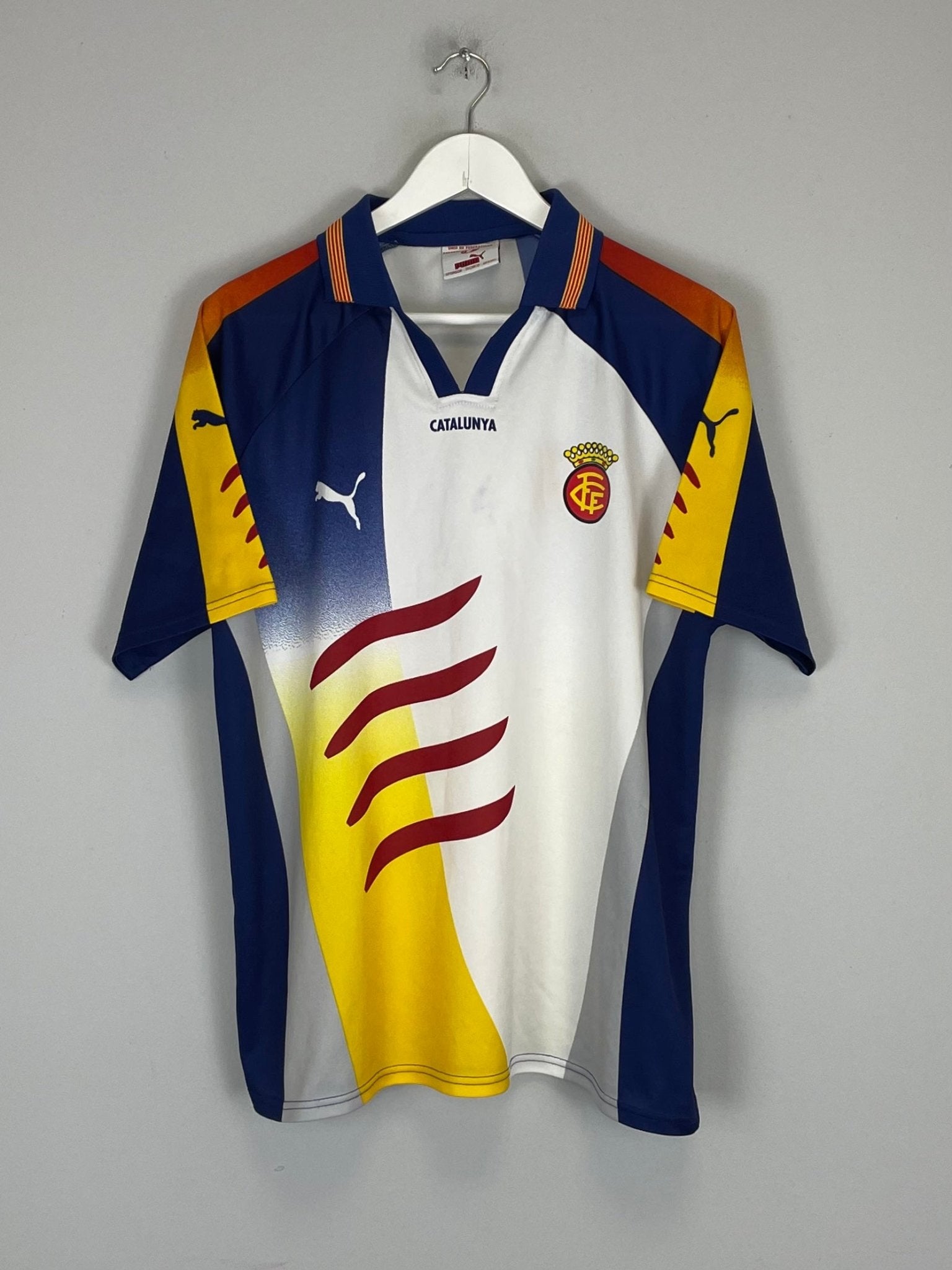 Shop 2002 CATALUNYA HOME SHIRT (M) PUMA, classic football shirts, vintage football shirts & retro soccer jerseys at Cult Kits