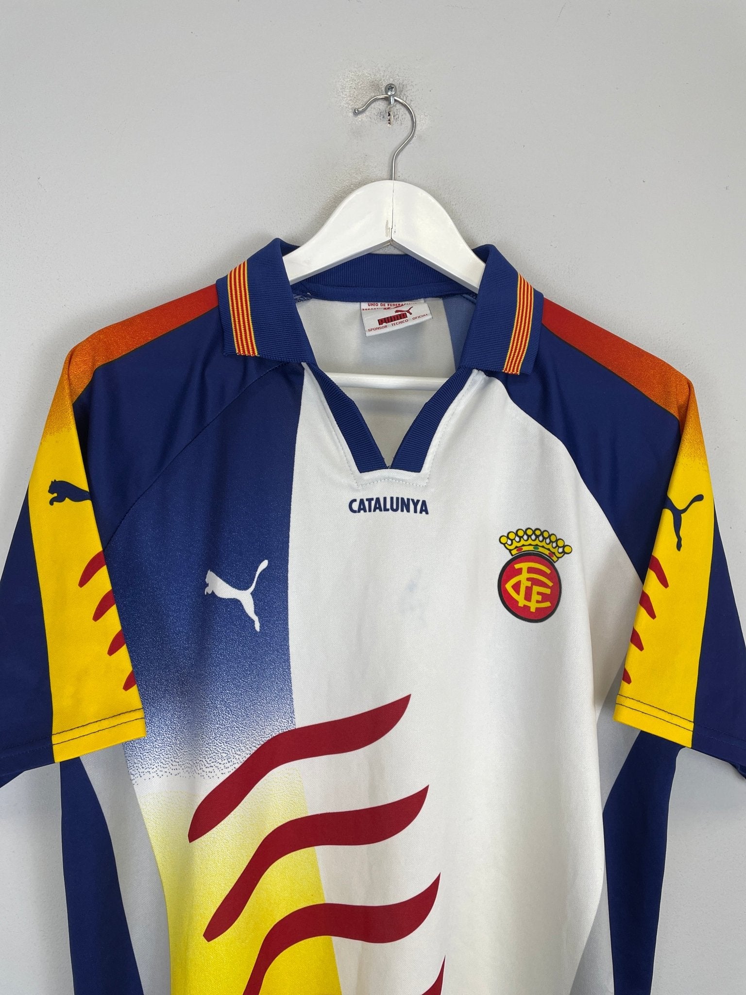 Shop 2002 CATALUNYA HOME SHIRT (M) PUMA, classic football shirts, vintage football shirts & retro soccer jerseys at Cult Kits