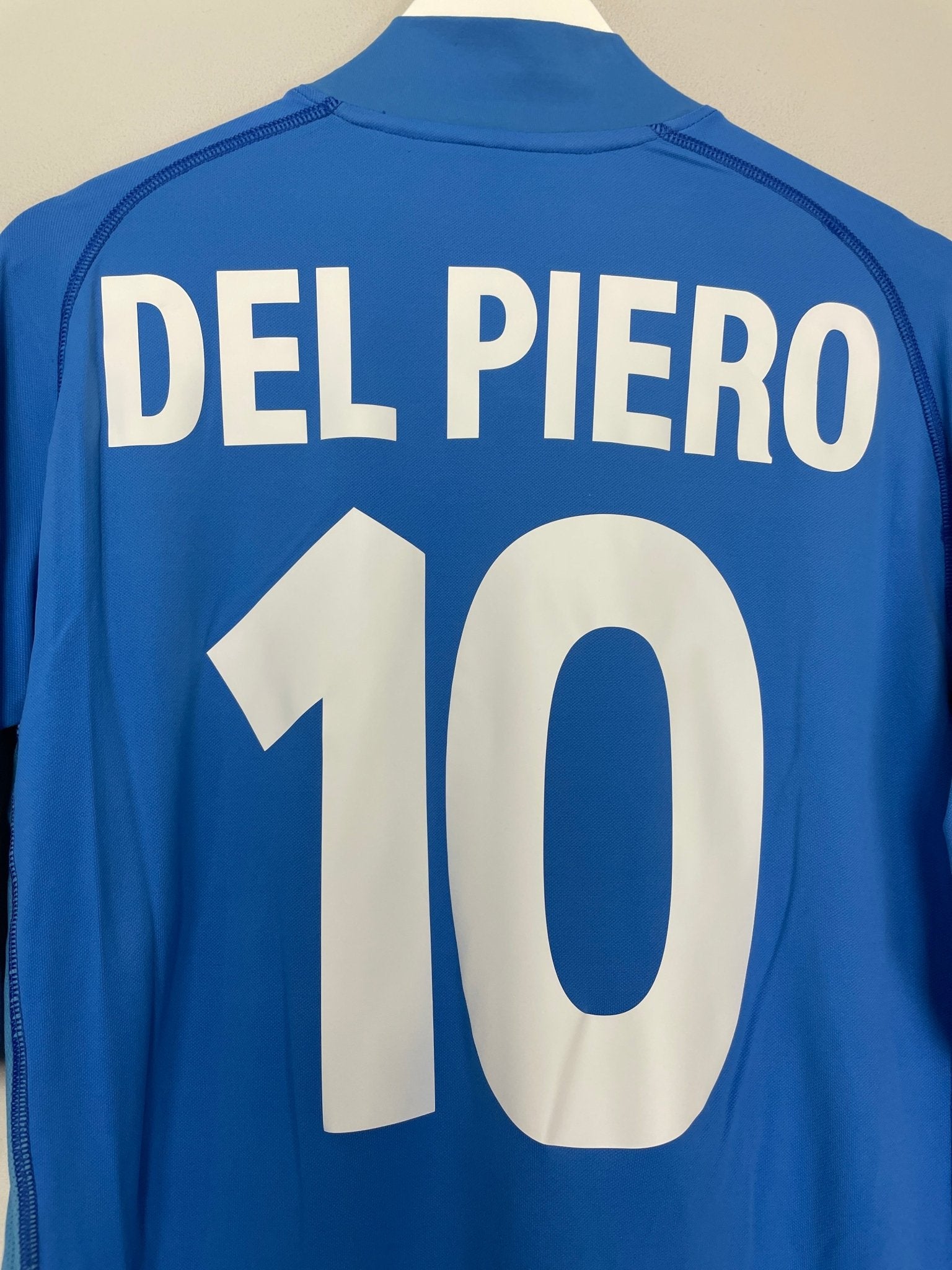 Shop 2002 ITALY DEL PIERO #10 HOME SHIRT (XL) KAPPA, classic football shirts, vintage football shirts & retro soccer jerseys at Cult Kits