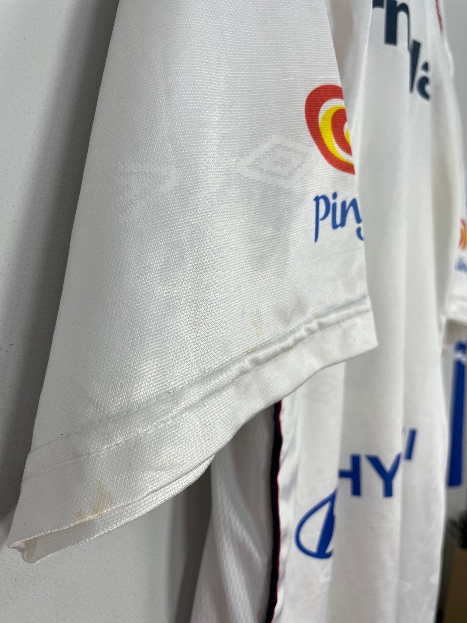 Shop 2002 LDU QUITO HOME SHIRT (L) UMBRO, classic football shirts, vintage football shirts & retro soccer jerseys at Cult Kits