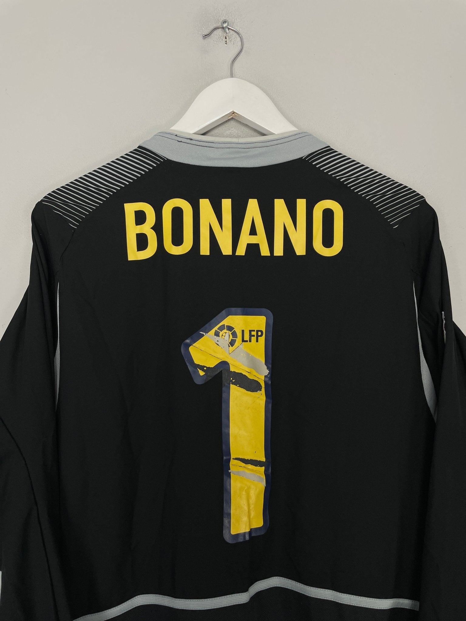 Shop 2002/03 BARCELONA BONANO #1 GK SHIRT (M) NIKE, classic football shirts, vintage football shirts & retro soccer jerseys at Cult Kits