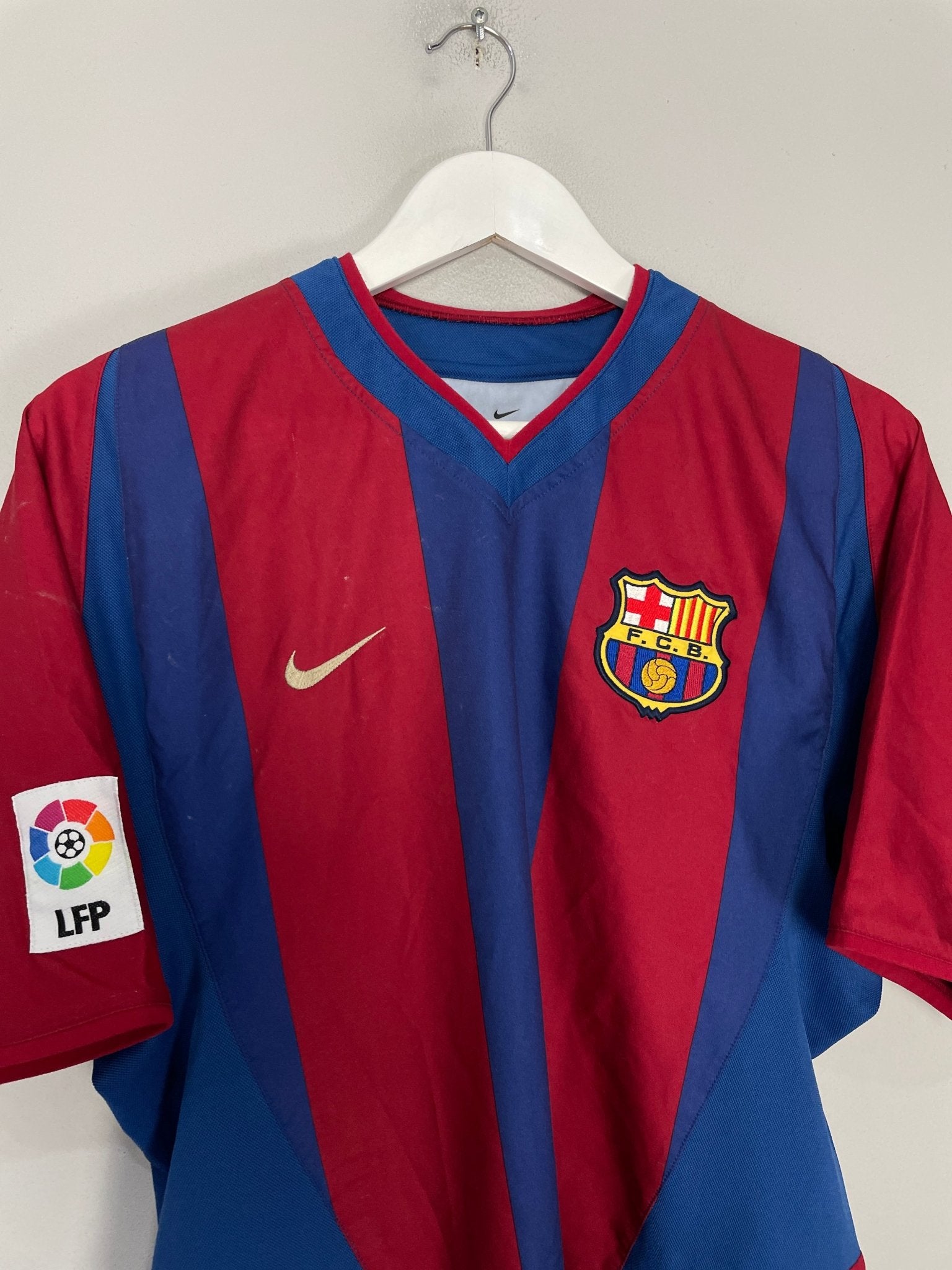 Shop 2002/03 BARCELONA COCU #8 HOME SHIRT (M) NIKE, classic football shirts, vintage football shirts & retro soccer jerseys at Cult Kits