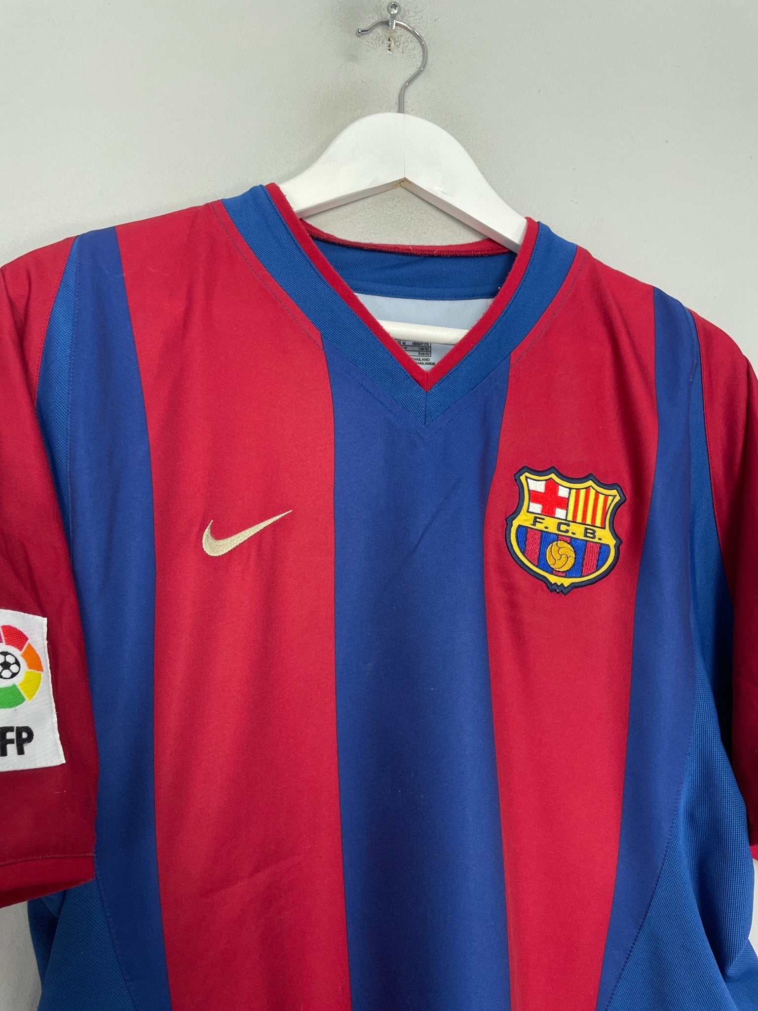 Shop 2002/03 BARCELONA RIQUELME #10 HOME SHIRT (M) NIKE, classic football shirts, vintage football shirts & retro soccer jerseys at Cult Kits