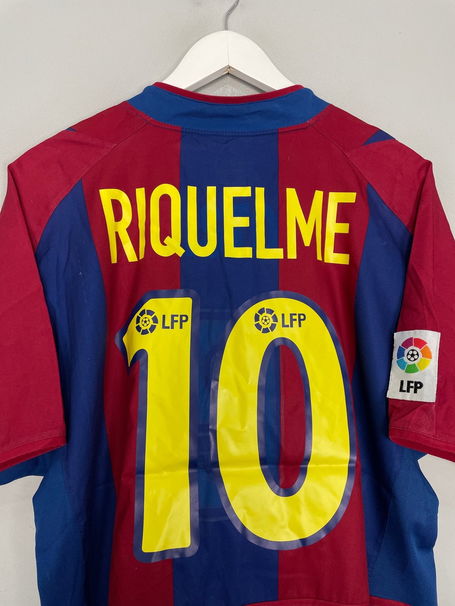 Shop 2002/03 BARCELONA RIQUELME #10 HOME SHIRT (M) NIKE, classic football shirts, vintage football shirts & retro soccer jerseys at Cult Kits