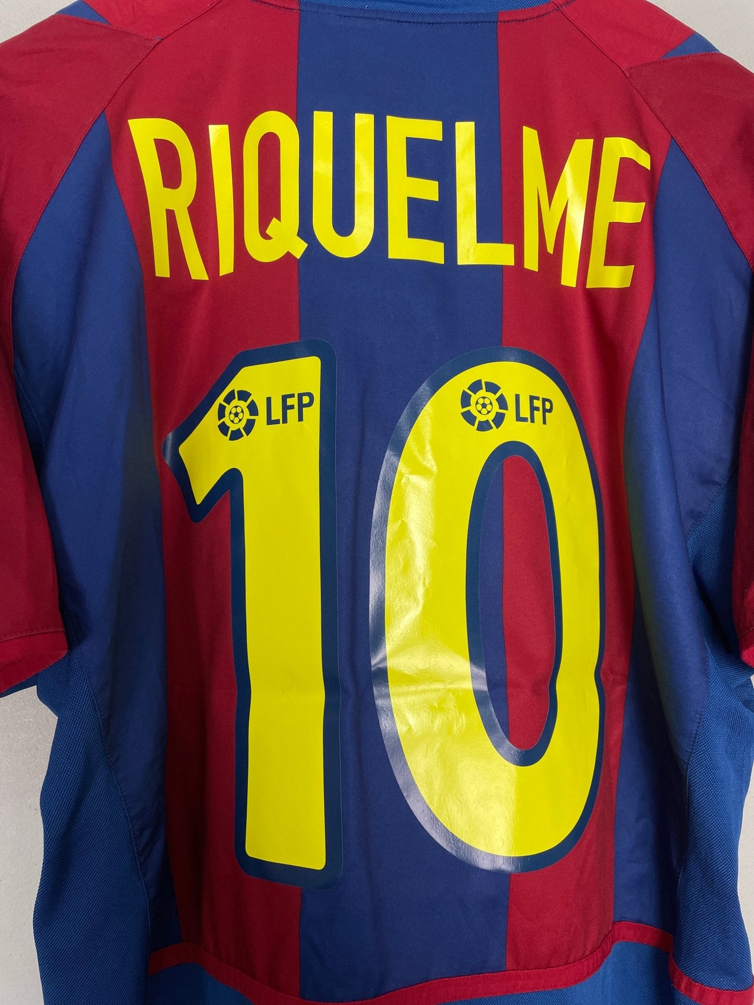 Shop 2002/03 BARCELONA RIQUELME #10 HOME SHIRT (M) NIKE, classic football shirts, vintage football shirts & retro soccer jerseys at Cult Kits