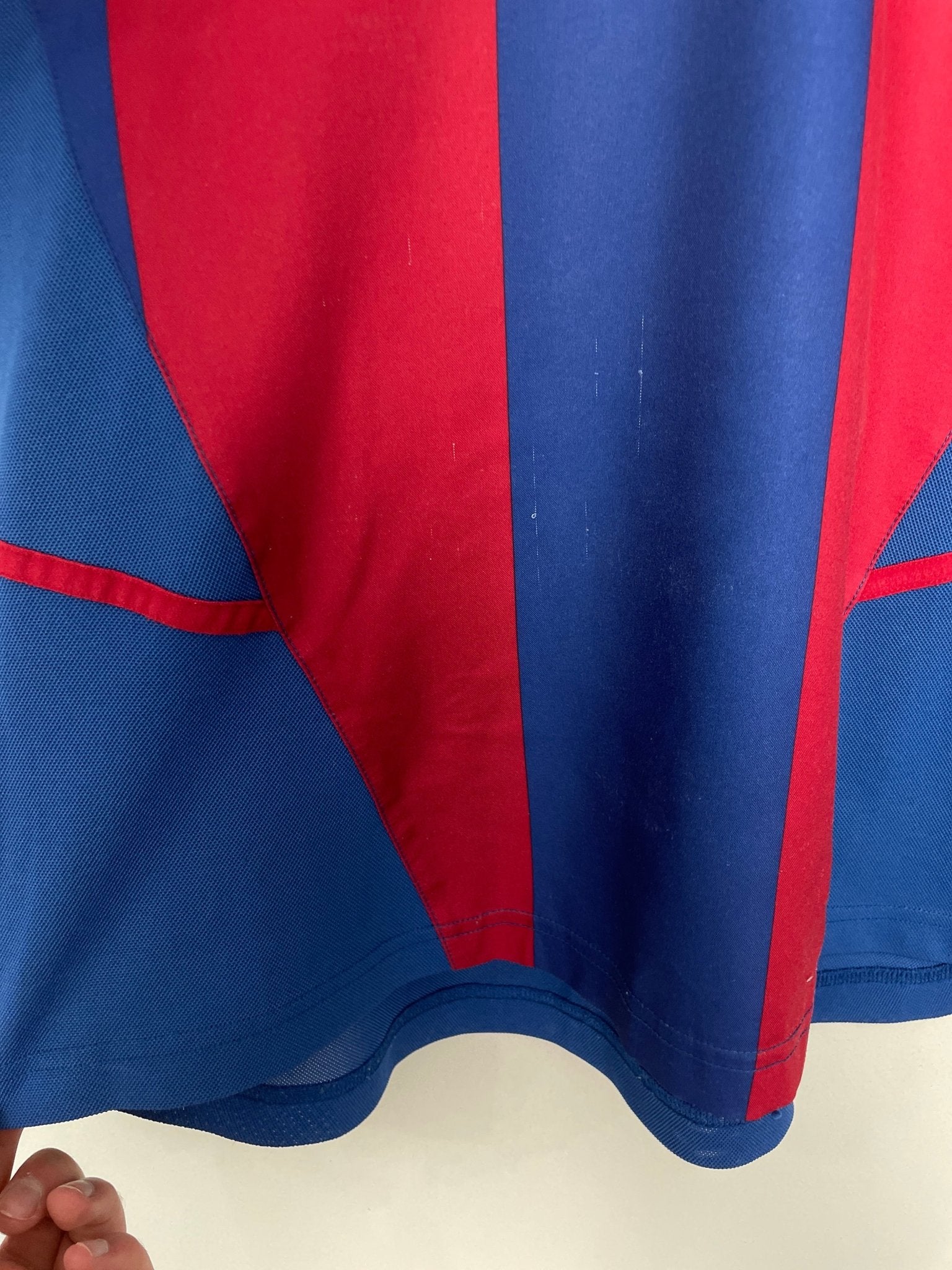 Shop 2002/03 BARCELONA RIQUELME #10 HOME SHIRT (M) NIKE, classic football shirts, vintage football shirts & retro soccer jerseys at Cult Kits