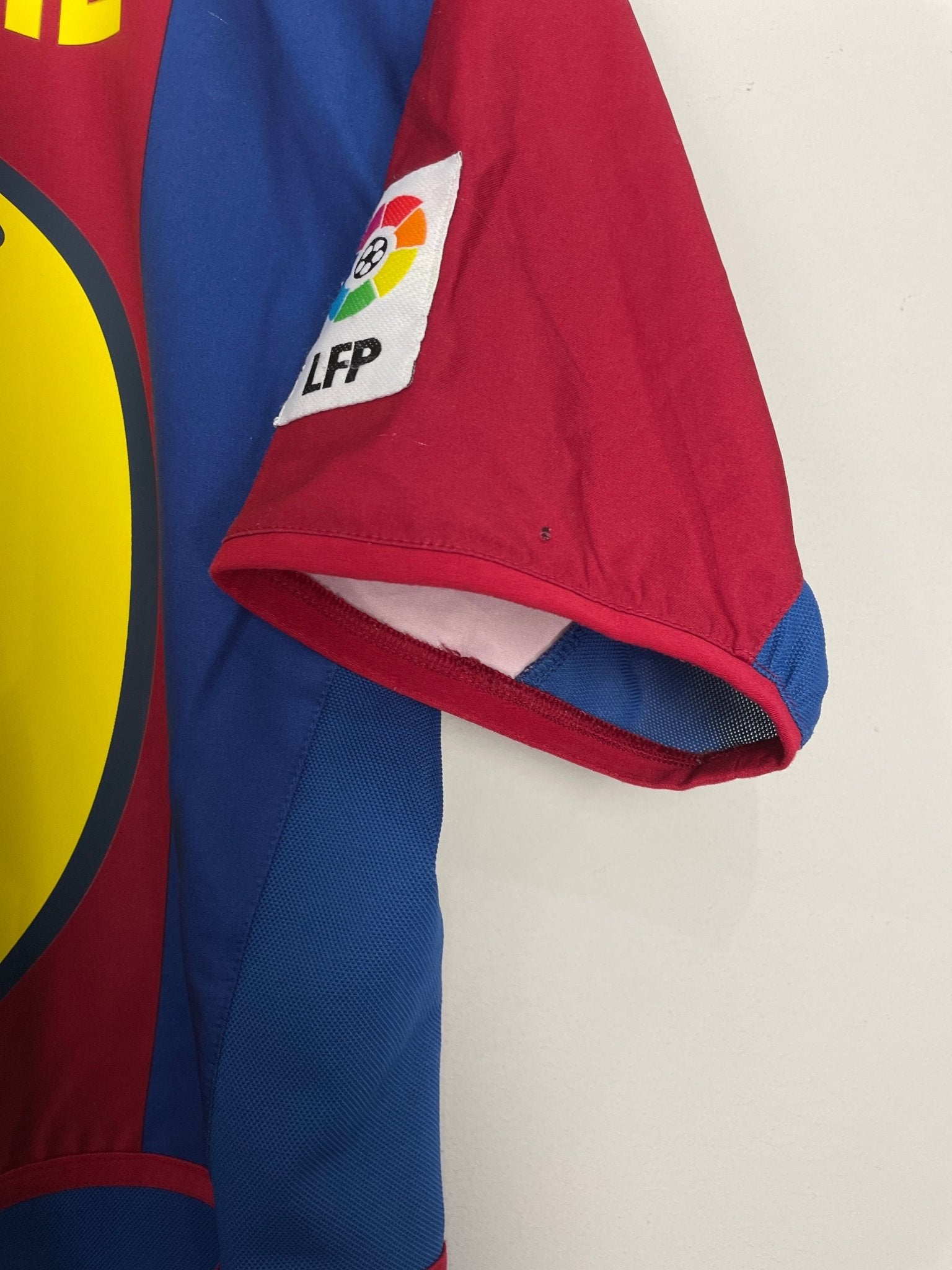 Shop 2002/03 BARCELONA RIQUELME #10 HOME SHIRT (M) NIKE, classic football shirts, vintage football shirts & retro soccer jerseys at Cult Kits