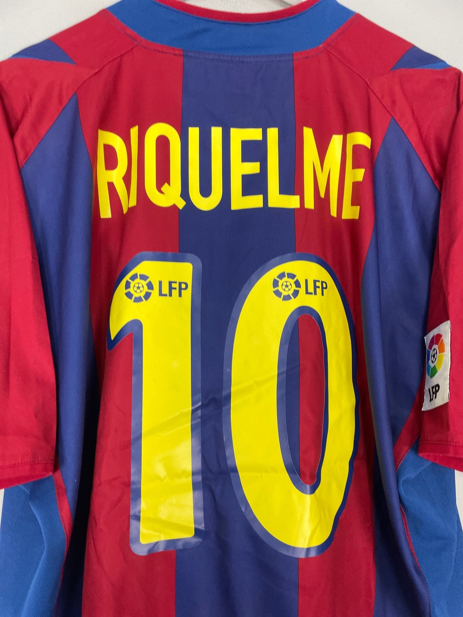 Shop 2002/03 BARCELONA RIQUELME #10 HOME SHIRT (XL) NIKE, classic football shirts, vintage football shirts & retro soccer jerseys at Cult Kits