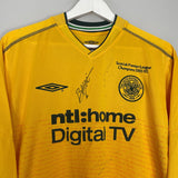 Shop 2002/03 CELTIC *SIGNED* L/S AWAY SHIRT (M) UMBRO, classic football shirts, vintage football shirts & retro soccer jerseys at Cult Kits