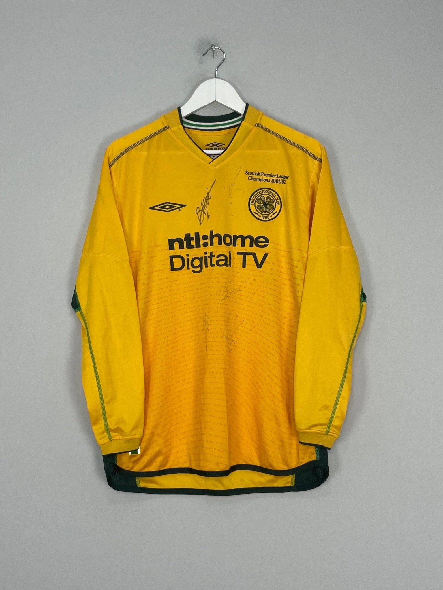 Shop 2002/03 CELTIC *SIGNED* L/S AWAY SHIRT (M) UMBRO, classic football shirts, vintage football shirts & retro soccer jerseys at Cult Kits