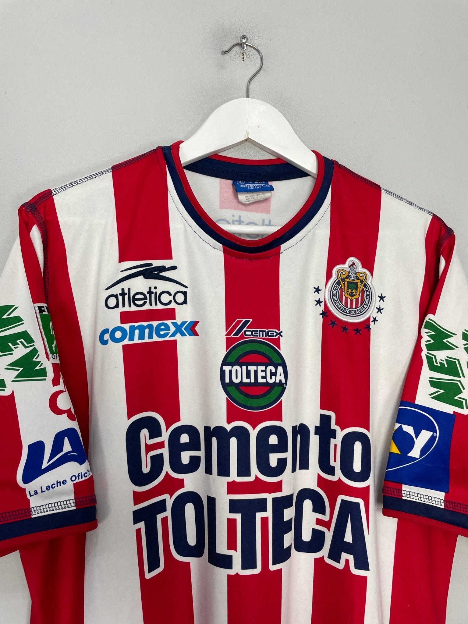 Shop 2002/03 CHIVAS GUADALAJARA HOME SHIRT (XL) ATLETICA, classic football shirts, vintage football shirts & retro soccer jerseys at Cult Kits