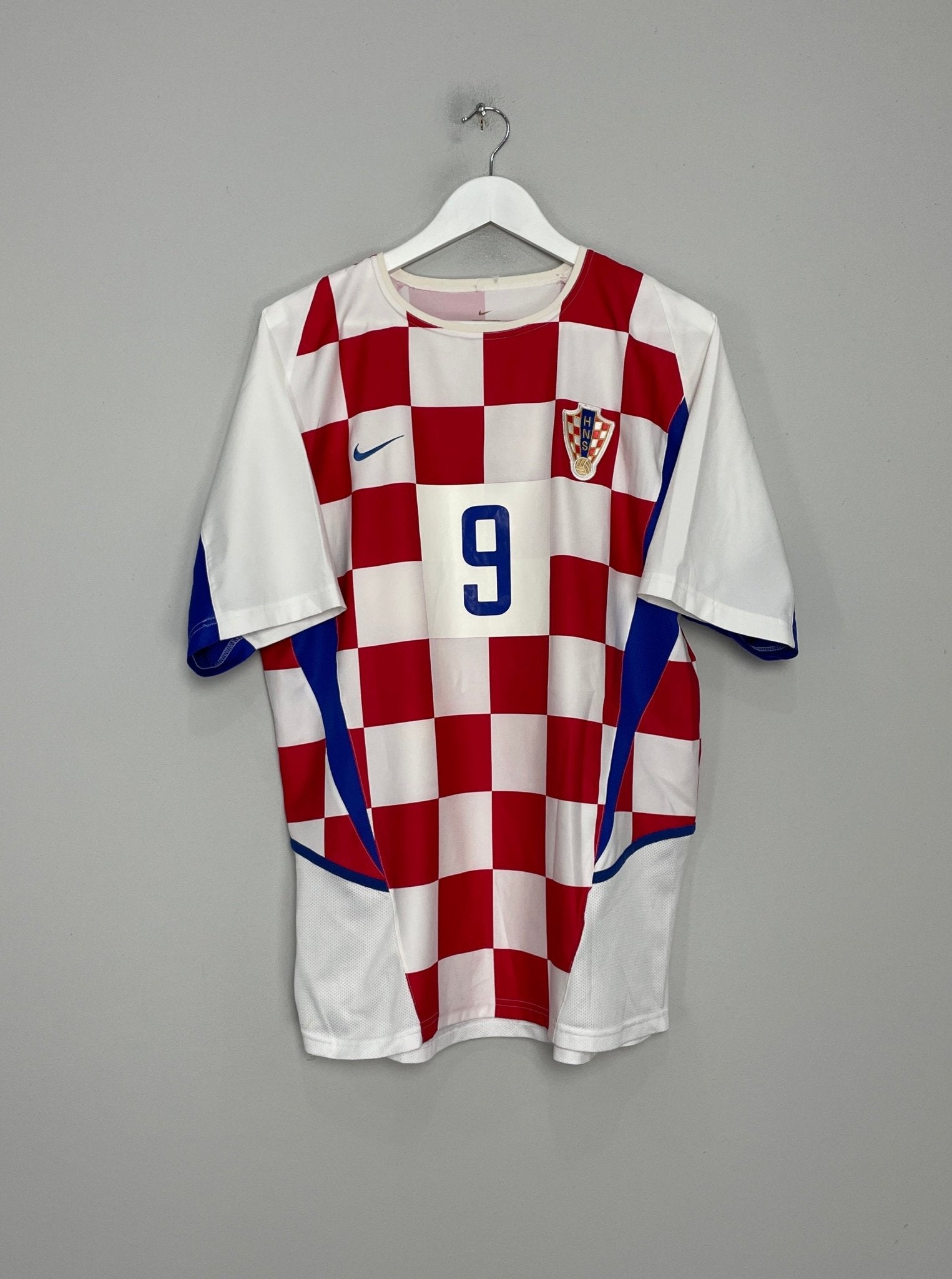 Shop 2002/03 CROATIA SUKER #9 HOME SHIRT (L) NIKE, classic football shirts, vintage football shirts & retro soccer jerseys at Cult Kits