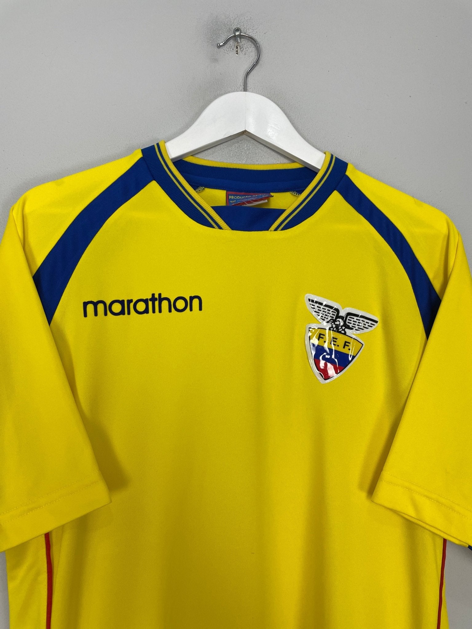 Shop 2002/03 ECUADOR HOME SHIRT (L) MARATHON, classic football shirts, vintage football shirts & retro soccer jerseys at Cult Kits