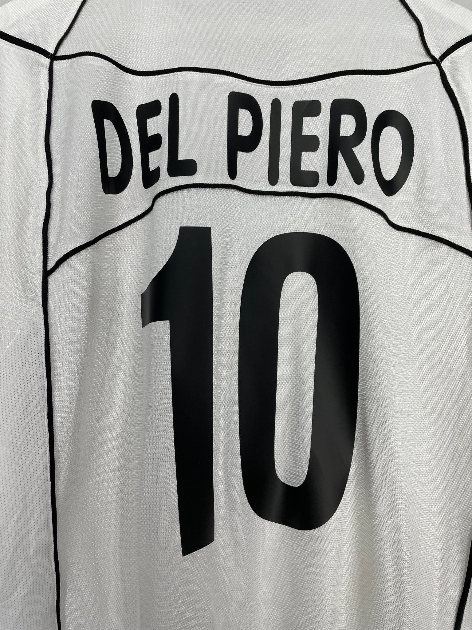 Shop 2002/03 JUVENTUS DEL PIERO #10 AWAY SHIRT (L) LOTTO, classic football shirts, vintage football shirts & retro soccer jerseys at Cult Kits