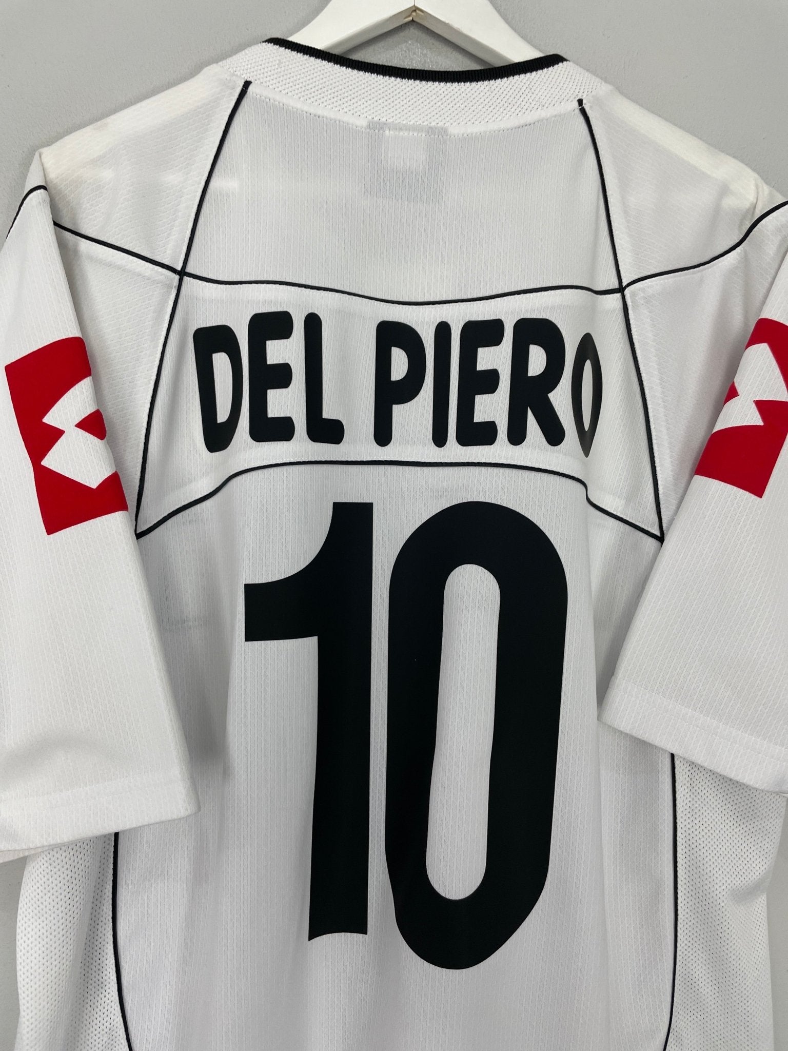 Shop 2002/03 JUVENTUS DEL PIERO #10 AWAY SHIRT (XL) LOTTO, classic football shirts, vintage football shirts & retro soccer jerseys at Cult Kits
