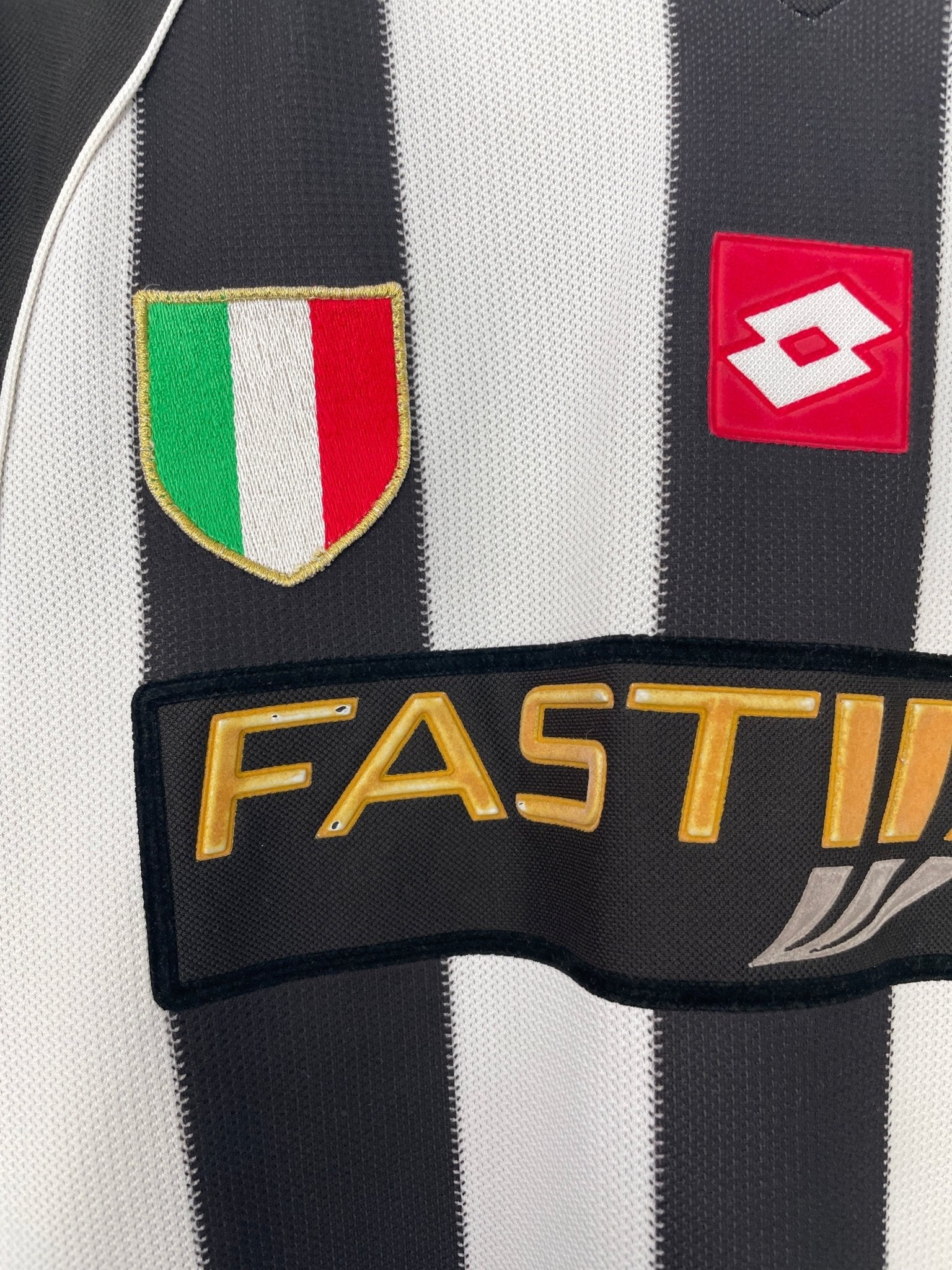 Shop 2002/03 JUVENTUS DEL PIERO #10 HOME SHIRT (L) LOTTO, classic football shirts, vintage football shirts & retro soccer jerseys at Cult Kits