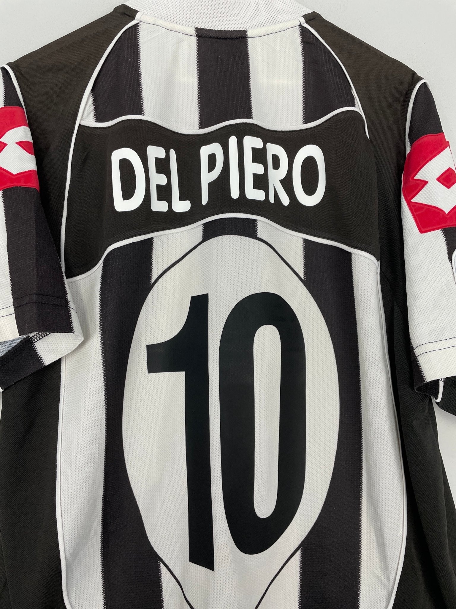 Shop 2002/03 JUVENTUS DEL PIERO #10 HOME SHIRT (L) LOTTO, classic football shirts, vintage football shirts & retro soccer jerseys at Cult Kits