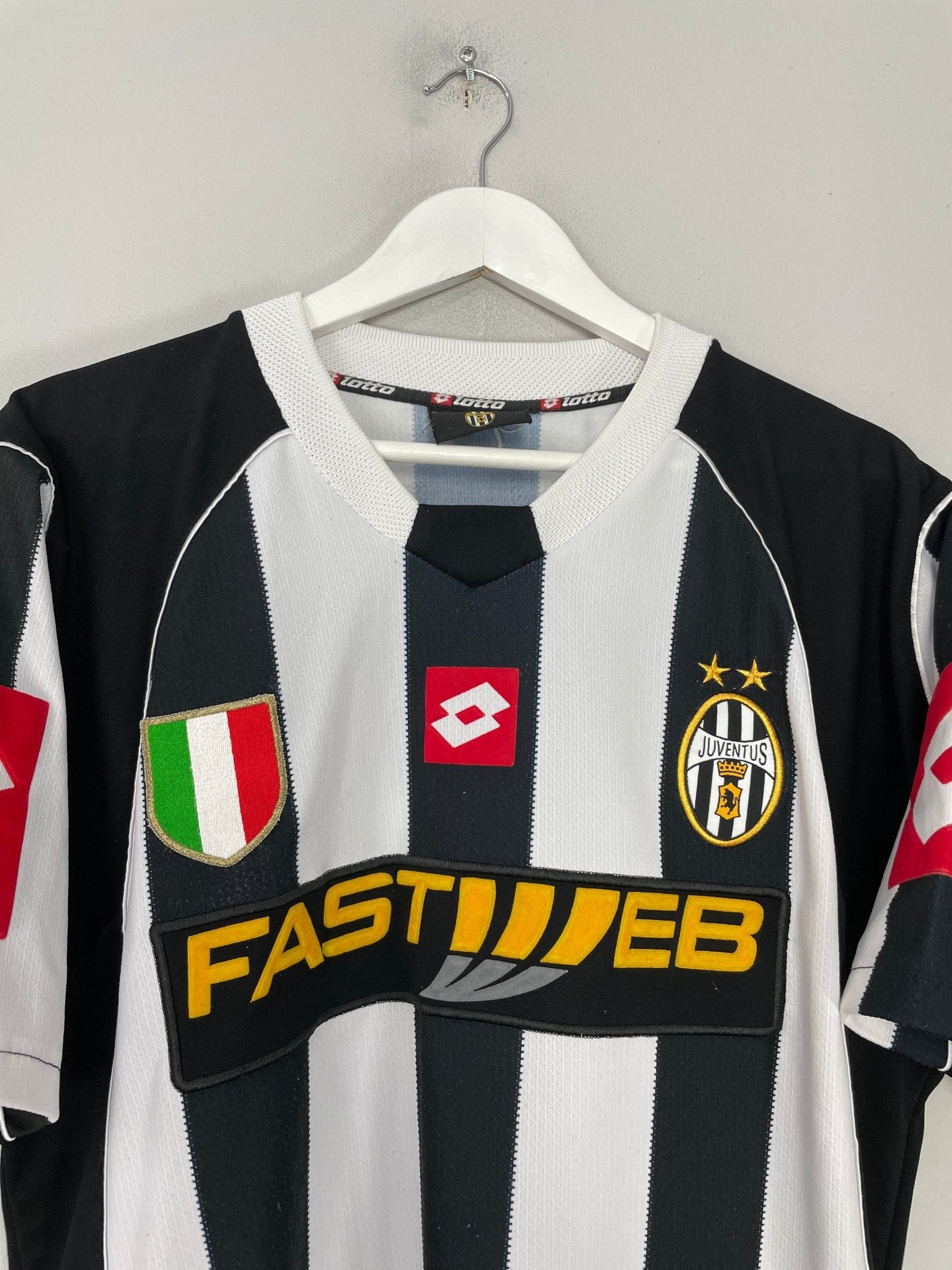 Shop 2002/03 JUVENTUS DEL PIERO #10 HOME SHIRT (L) LOTTO, classic football shirts, vintage football shirts & retro soccer jerseys at Cult Kits
